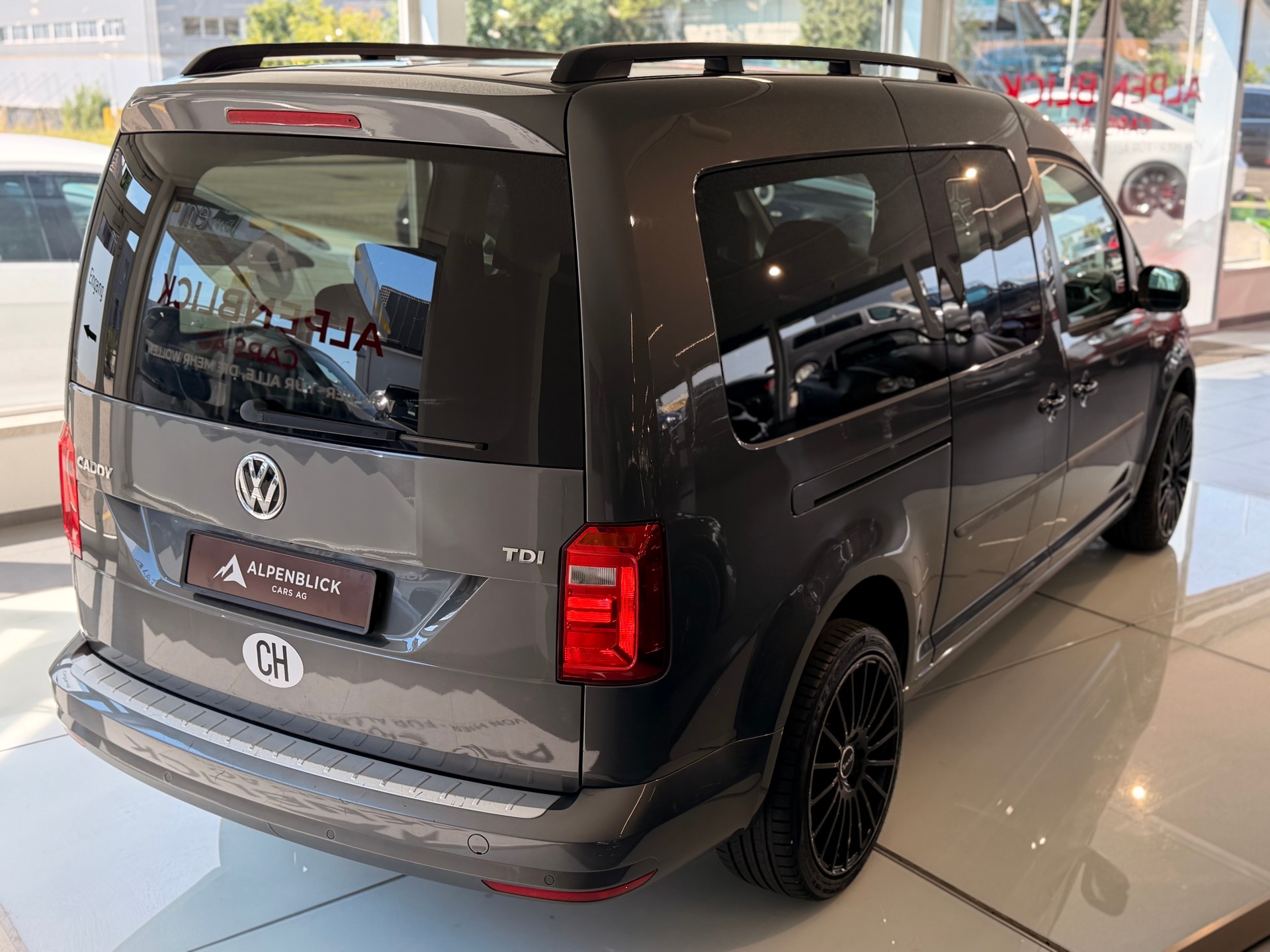 VW Caddy Maxi 2.0 TDI Trendline DSG-image-6