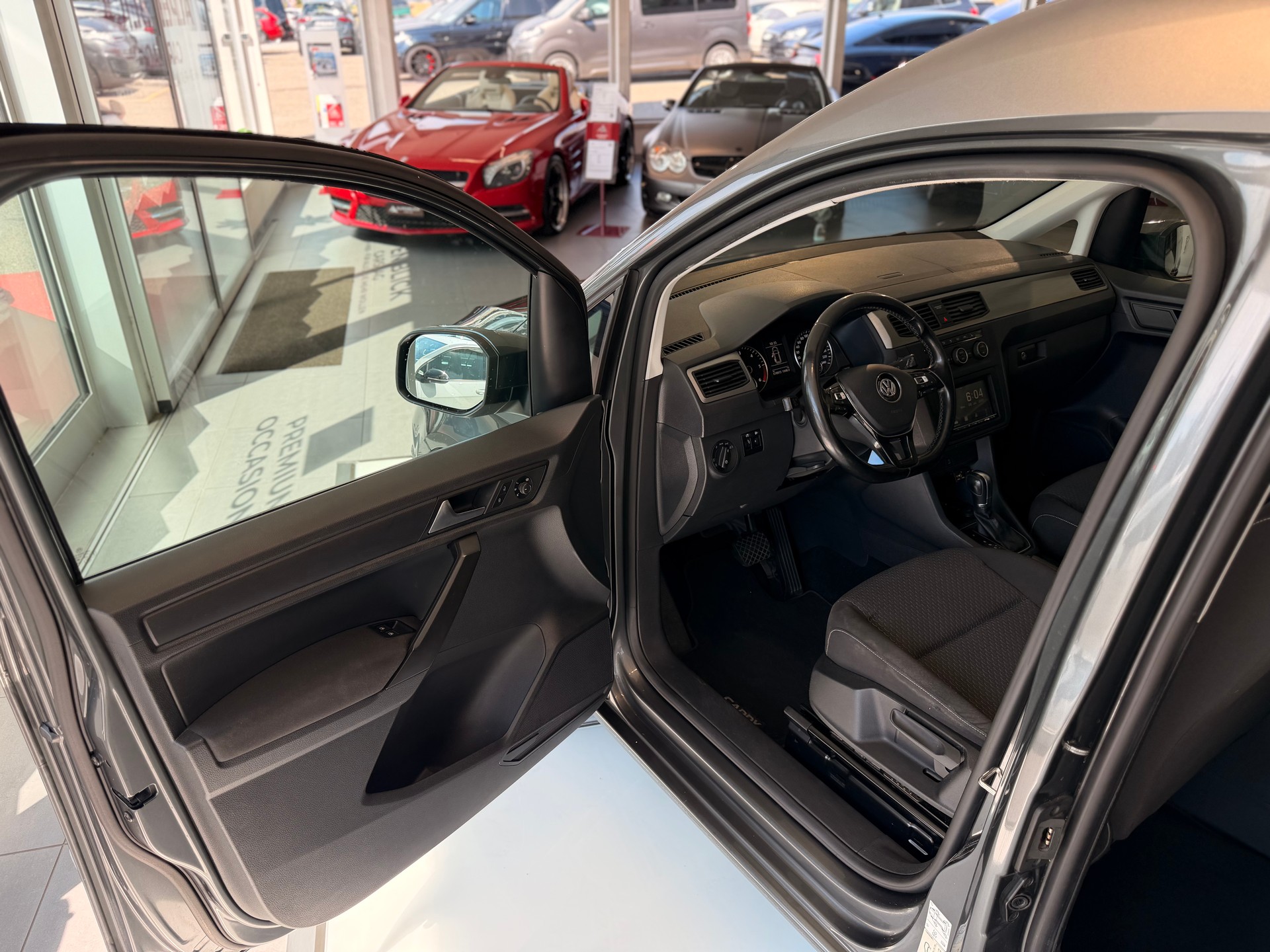 VW Caddy Maxi 2.0 TDI Trendline DSG-image-13