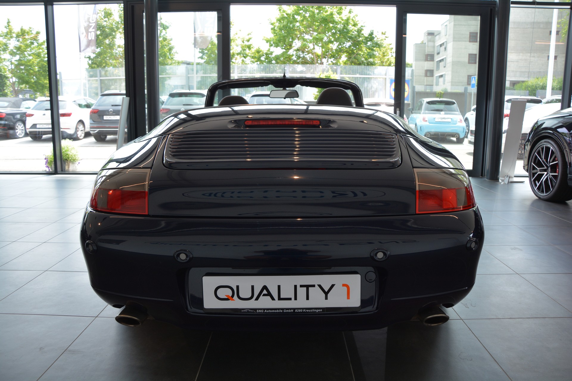 PORSCHE 911 Carrera 4 Cabrio-image-5