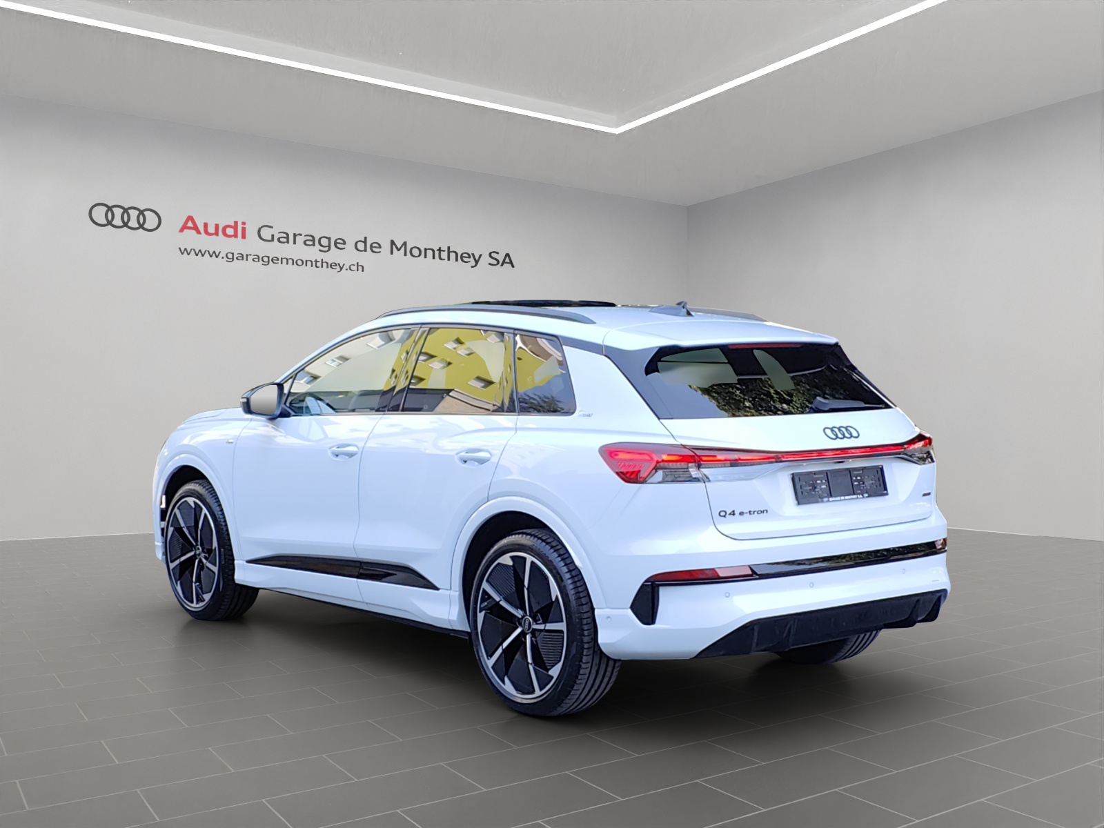 AUDI Q4 e-tron SUV quattro performance Swiss Ski-image-1