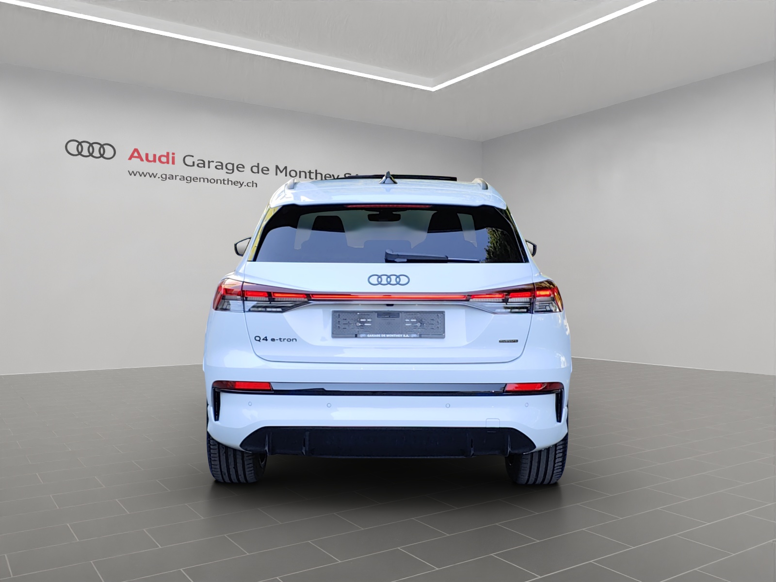 AUDI Q4 e-tron SUV quattro performance Swiss Ski-image-2