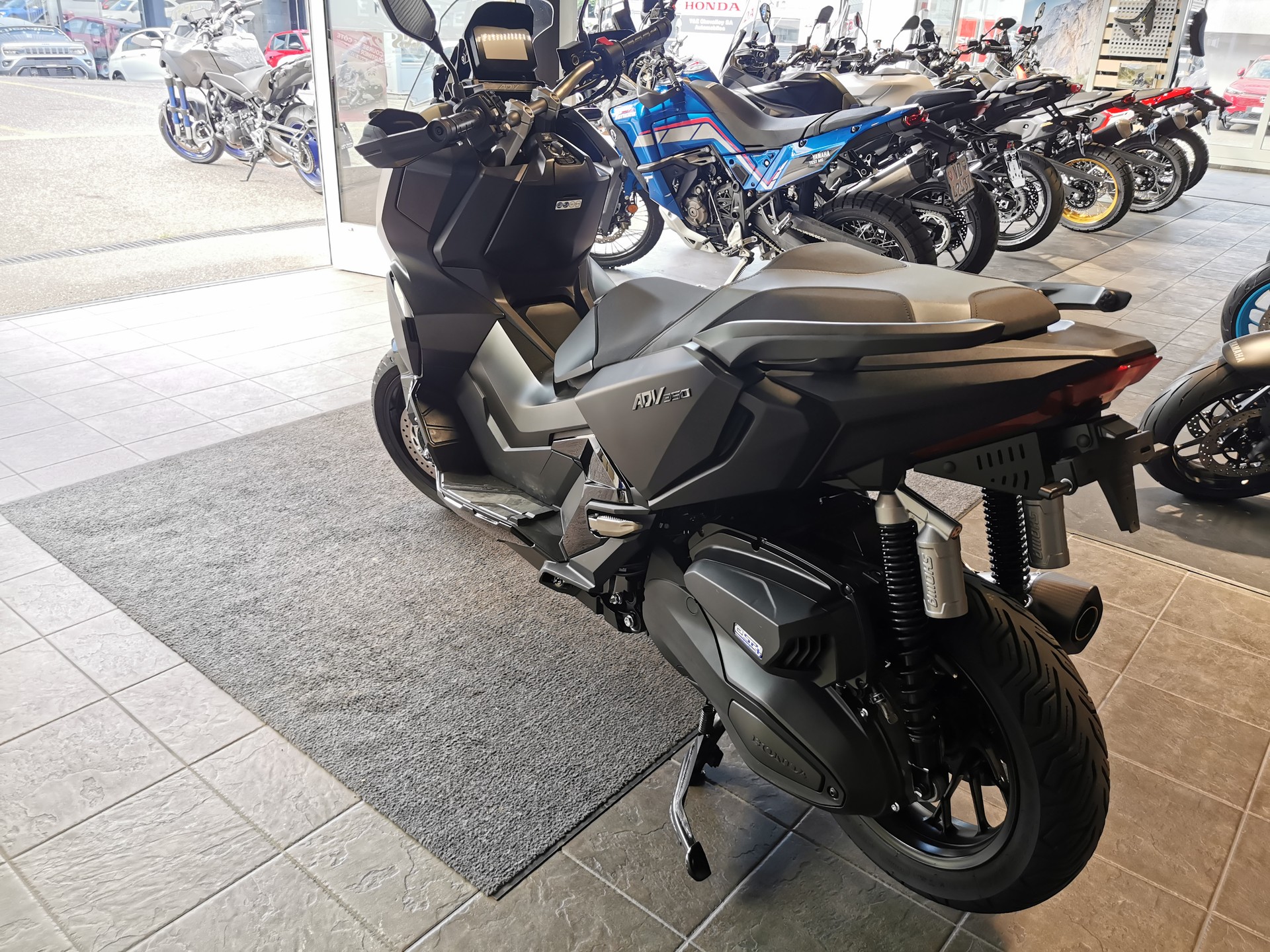 HONDA ADV 350-image-4