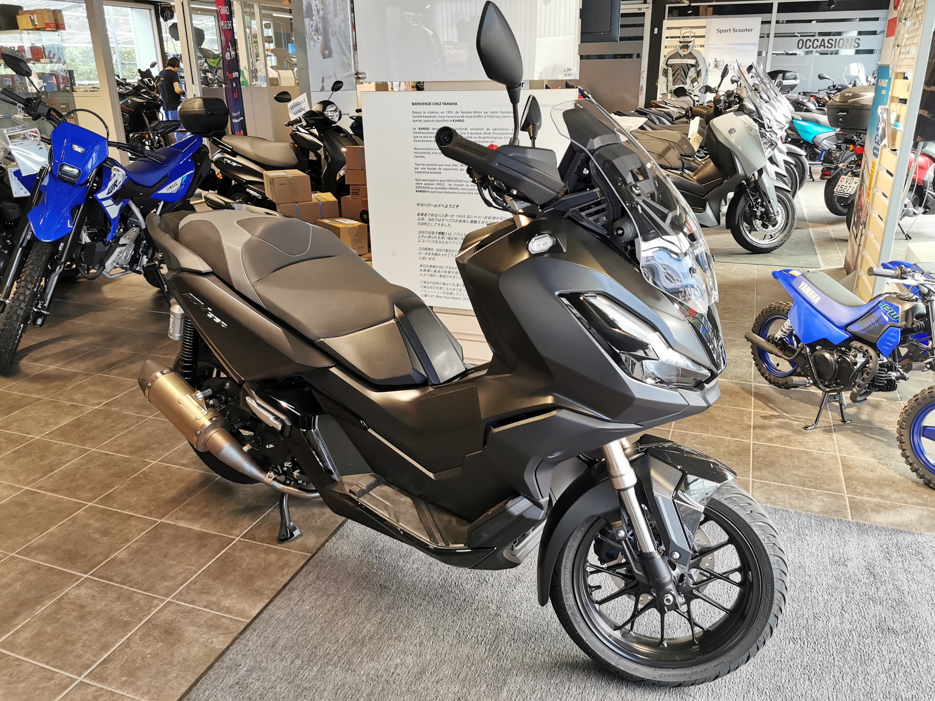 HONDA ADV 350-image-1