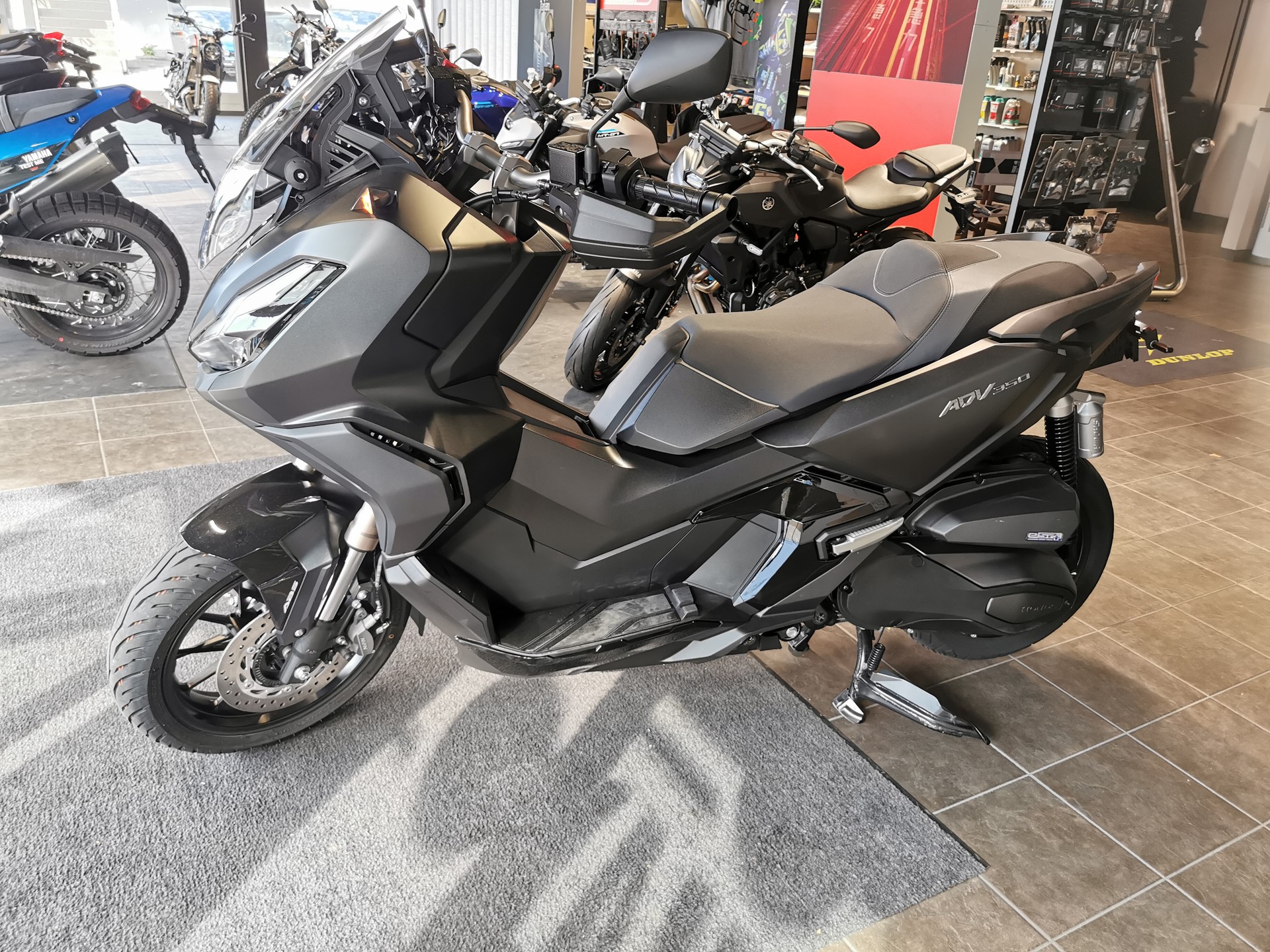 HONDA ADV 350-image-6