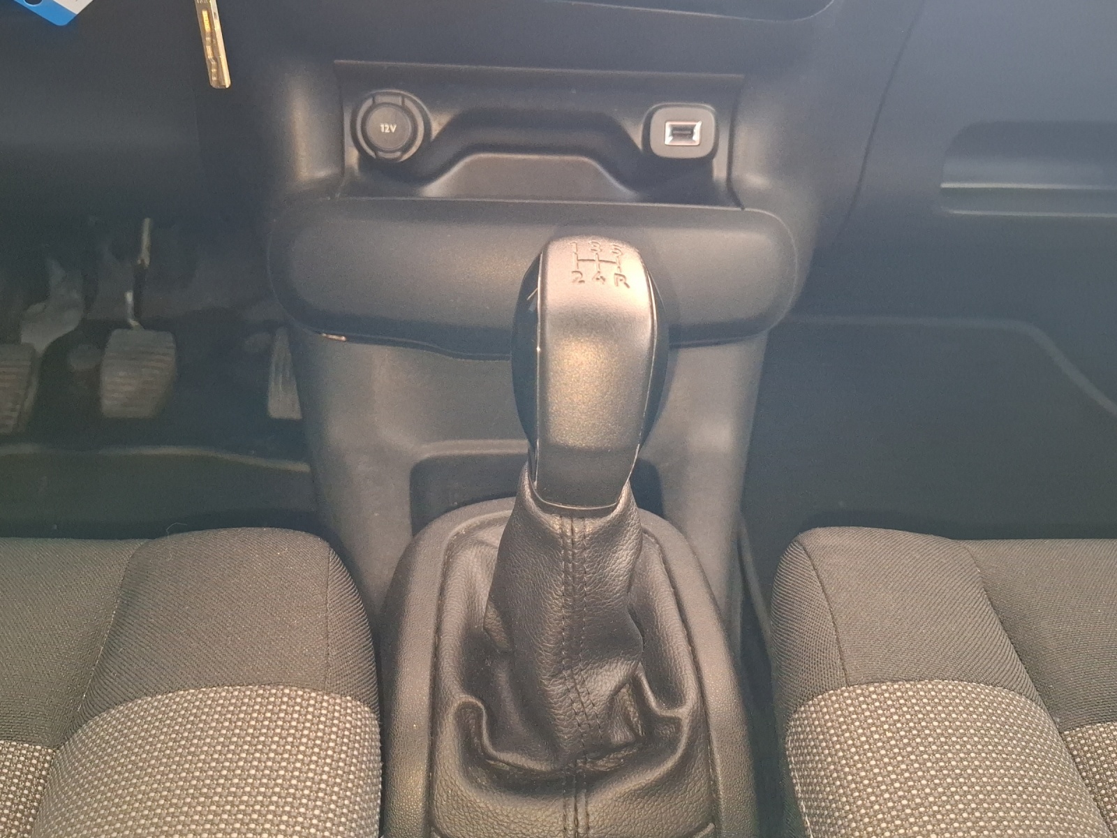 CITROEN C4 Cactus 1.2 VTi Live // Frisch ab MFK-image-12