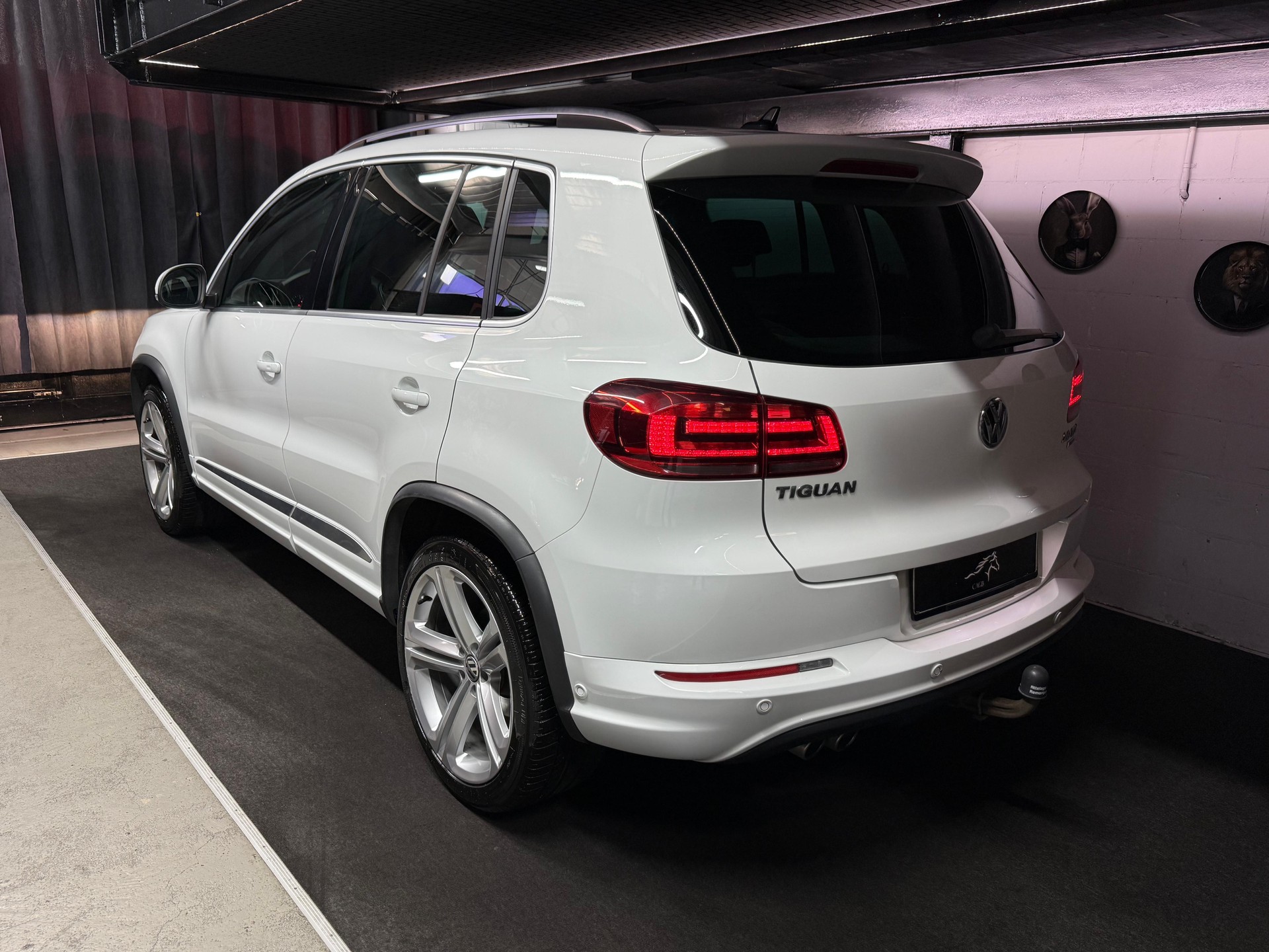 VW Tiguan 2.0 TDI BMT Cup R-Line 4Motion DSG / Anhängerkupplung-showroom-element-3