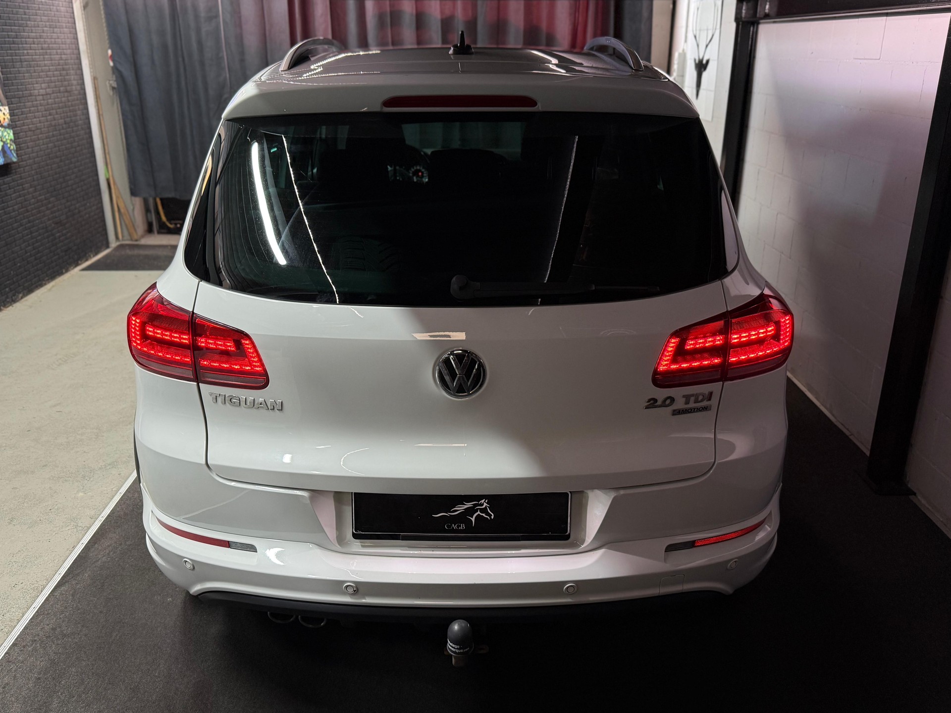 VW Tiguan 2.0 TDI BMT Cup R-Line 4Motion DSG / Anhängerkupplung-image-8