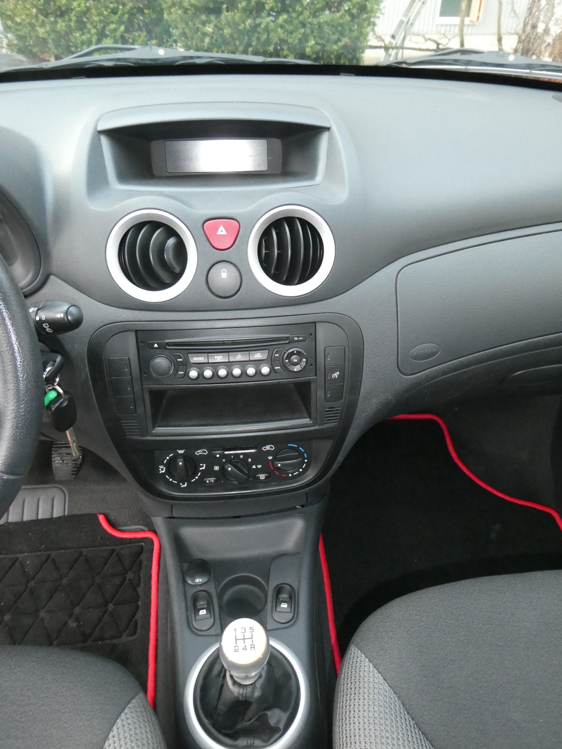 CITROEN C3 1.1i Furio-image-12