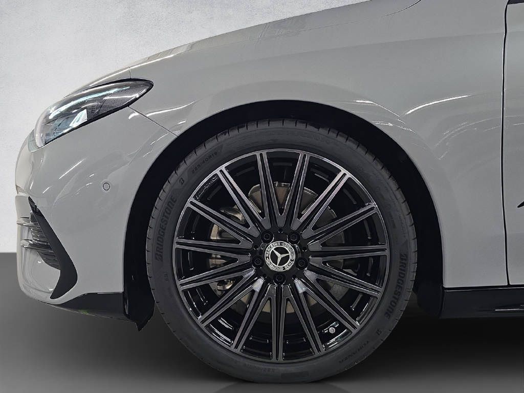 MERCEDES-BENZ CLA 220 4Matic AMG Line Shooting Brake-image-6