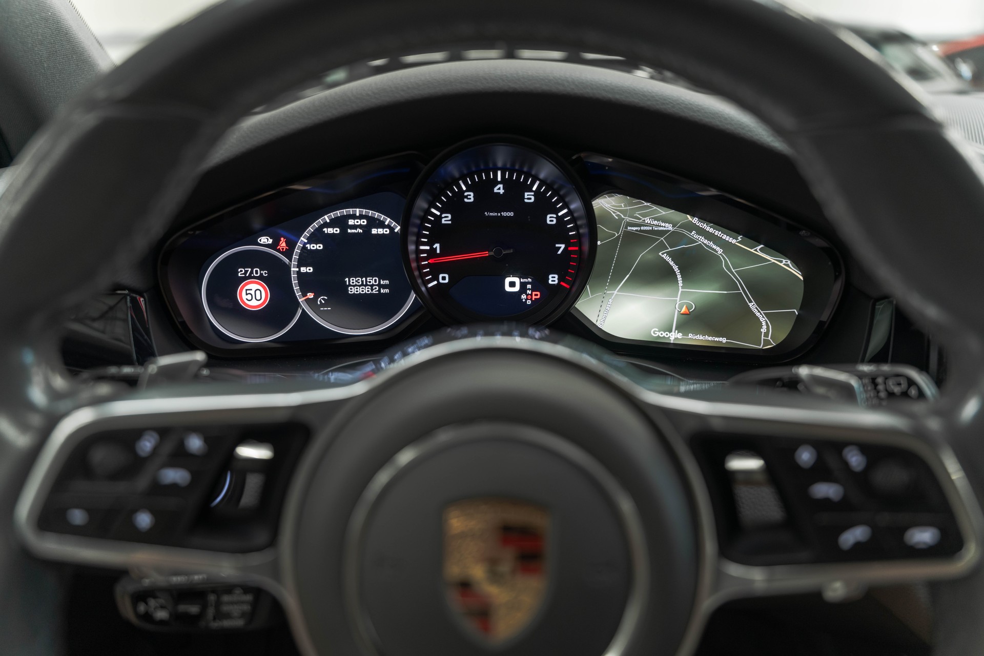 PORSCHE Cayenne-image-24