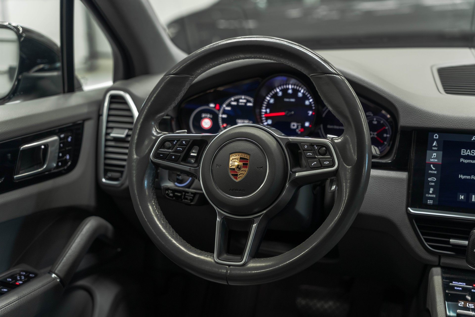 PORSCHE Cayenne-image-21