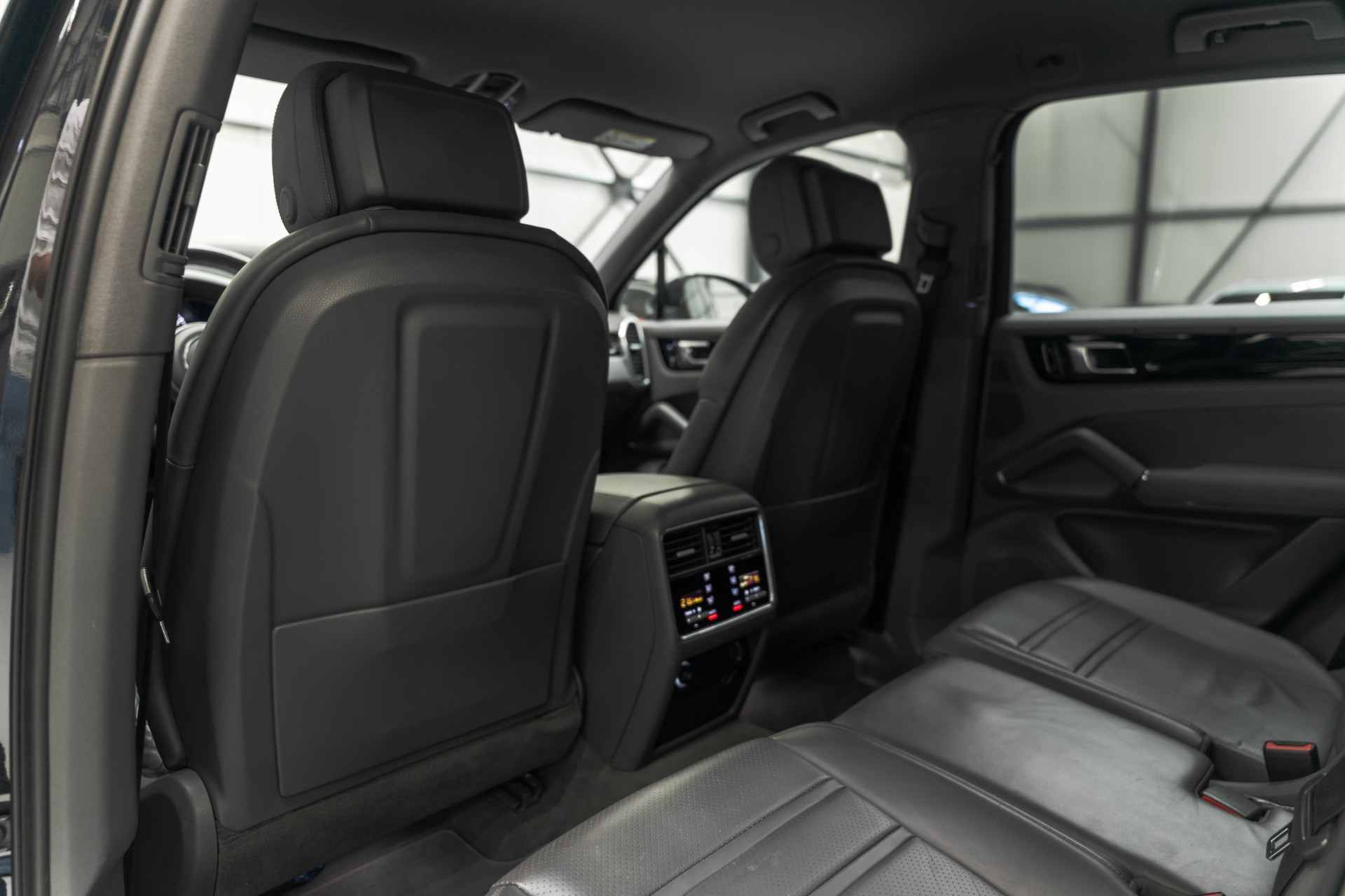 PORSCHE Cayenne-image-10