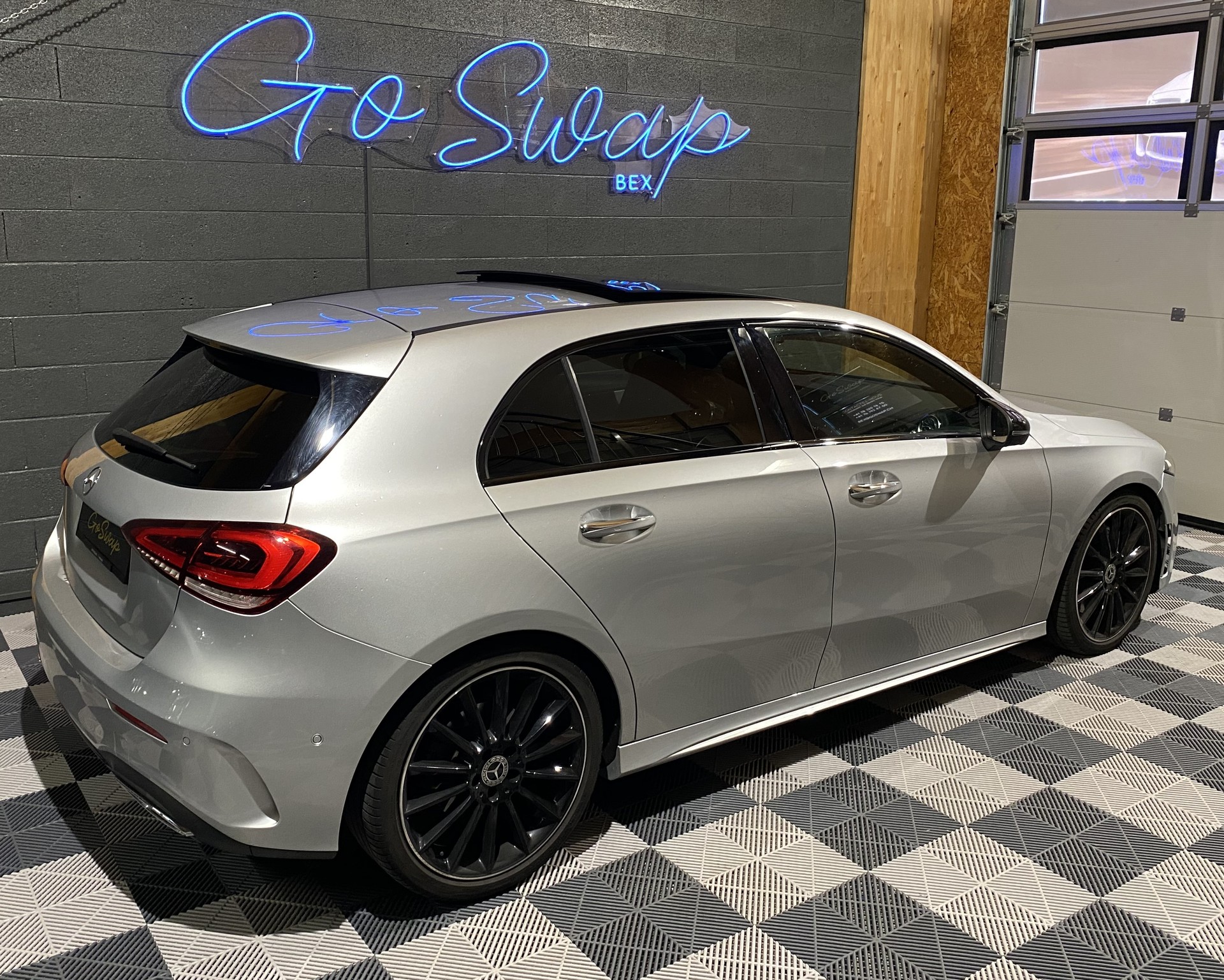 MERCEDES-BENZ A 250 4Matic AMG Line 4Matic 7G-DCT-showroom-element-3