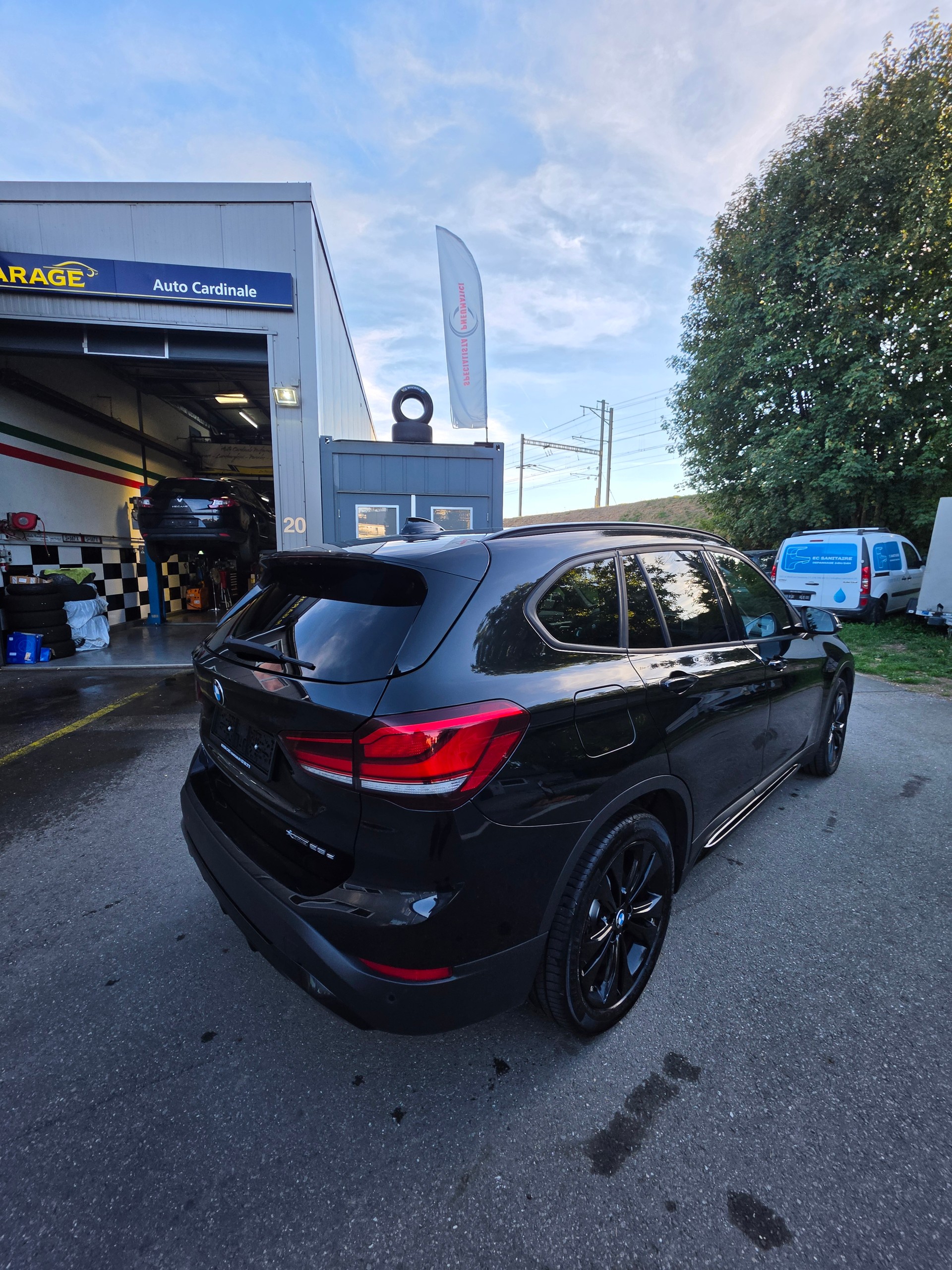 BMW X1 xDrive 25e Sport Line Steptronic-showroom-element-3