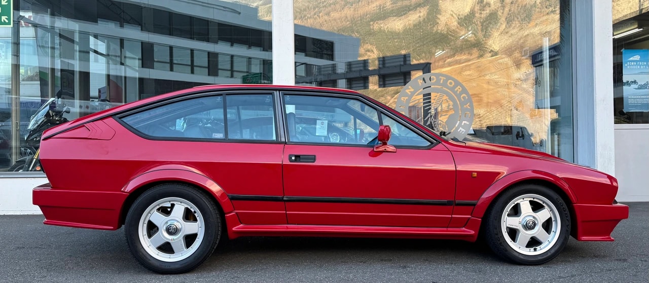 ALFA ROMEO GTV 6 2.5 Grand Prix-showroom-element-1