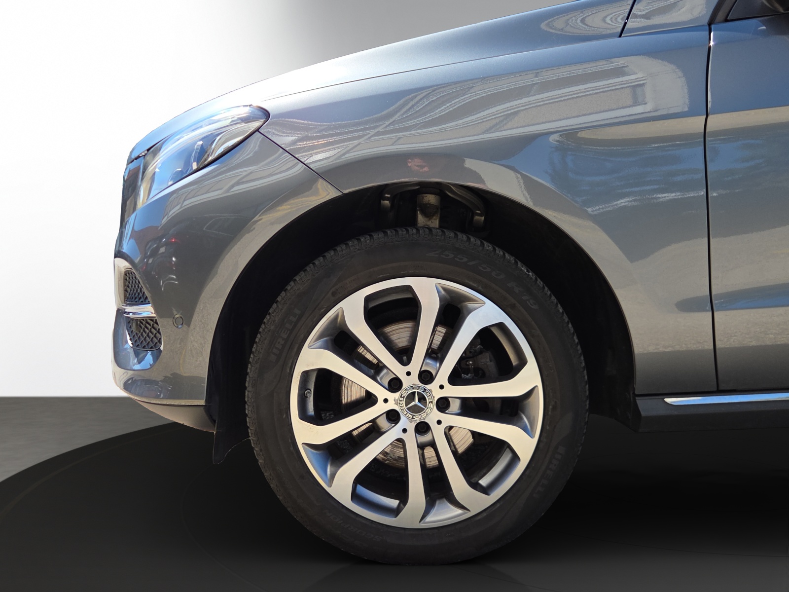 MERCEDES-BENZ GLE 350 d 4Matic 9G-Tronic-showroom-element-3