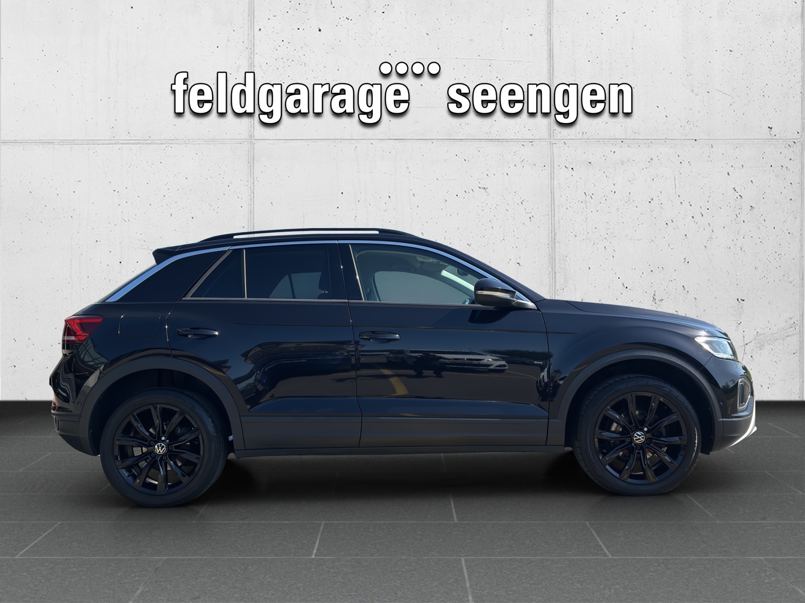 VW T-Roc 1.5 TSI EVO Life DSG mit AHK & Rückfahrkamera-showroom-element-3