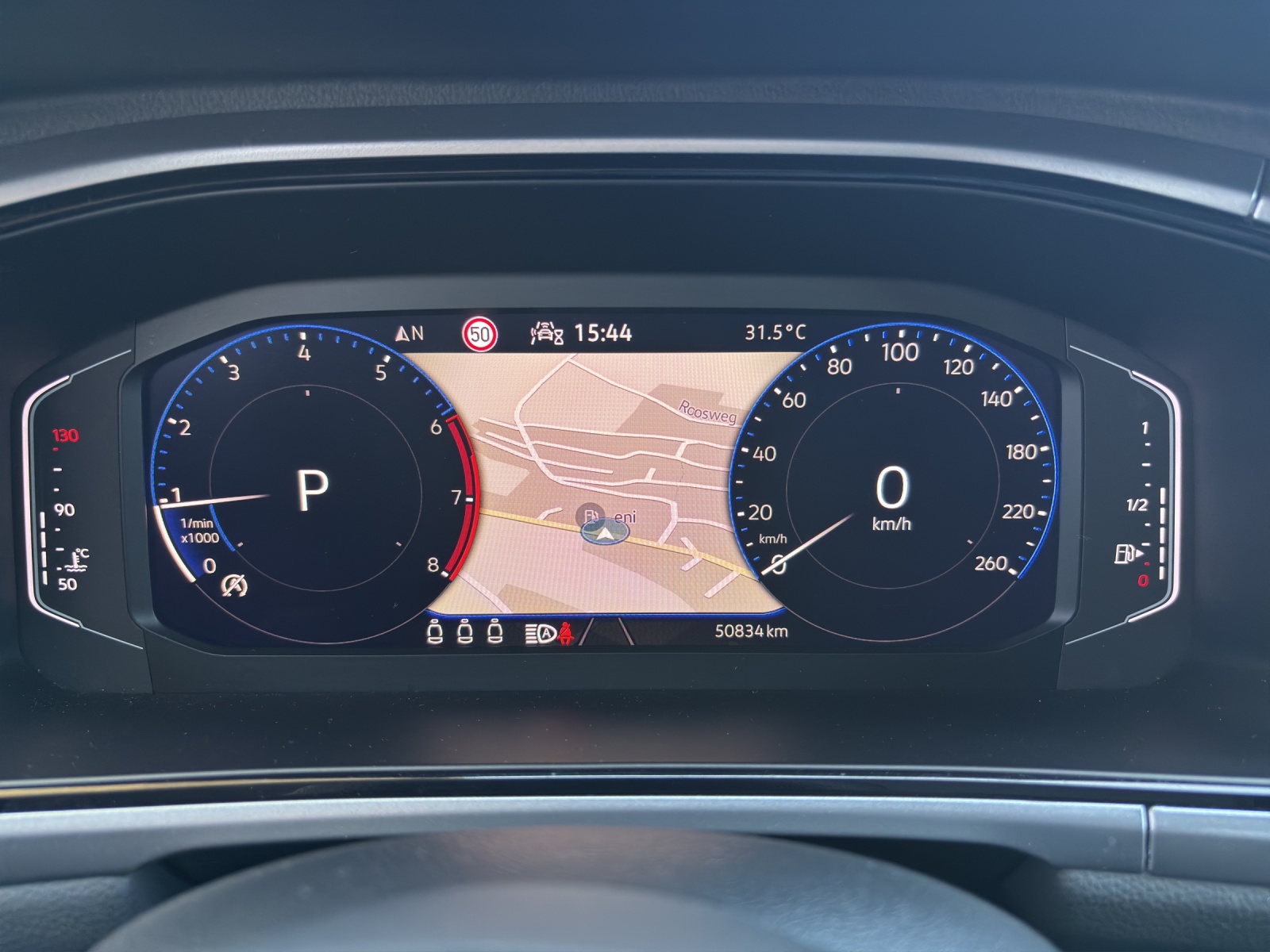 VW T-Roc 1.5 TSI EVO Life DSG mit AHK & Rückfahrkamera-image-14