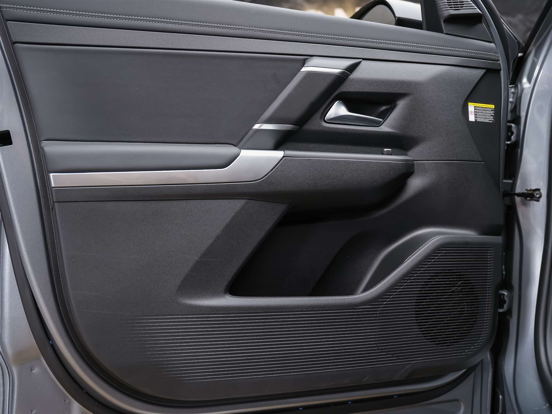JEEP Compass 1.2 T e-Hybrid First Edition *SOFORT Verfügbar*Werksgarantie*Matrix-LED*Lenkradheizung*-image-24