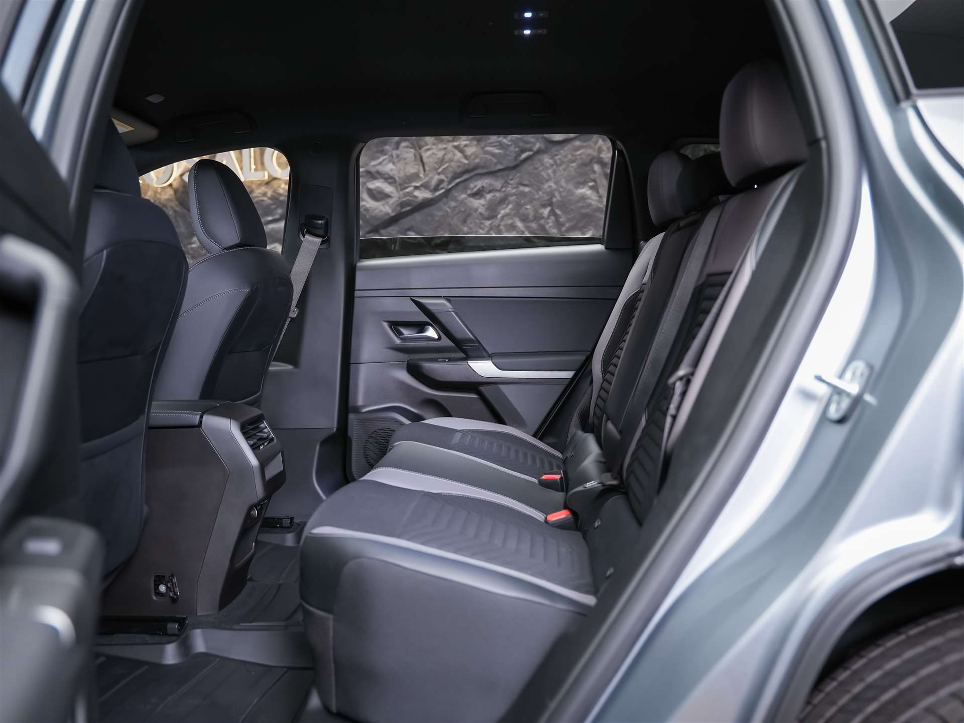 JEEP Compass 1.2 T e-Hybrid First Edition *SOFORT Verfügbar*Werksgarantie*Matrix-LED*Lenkradheizung*-image-13