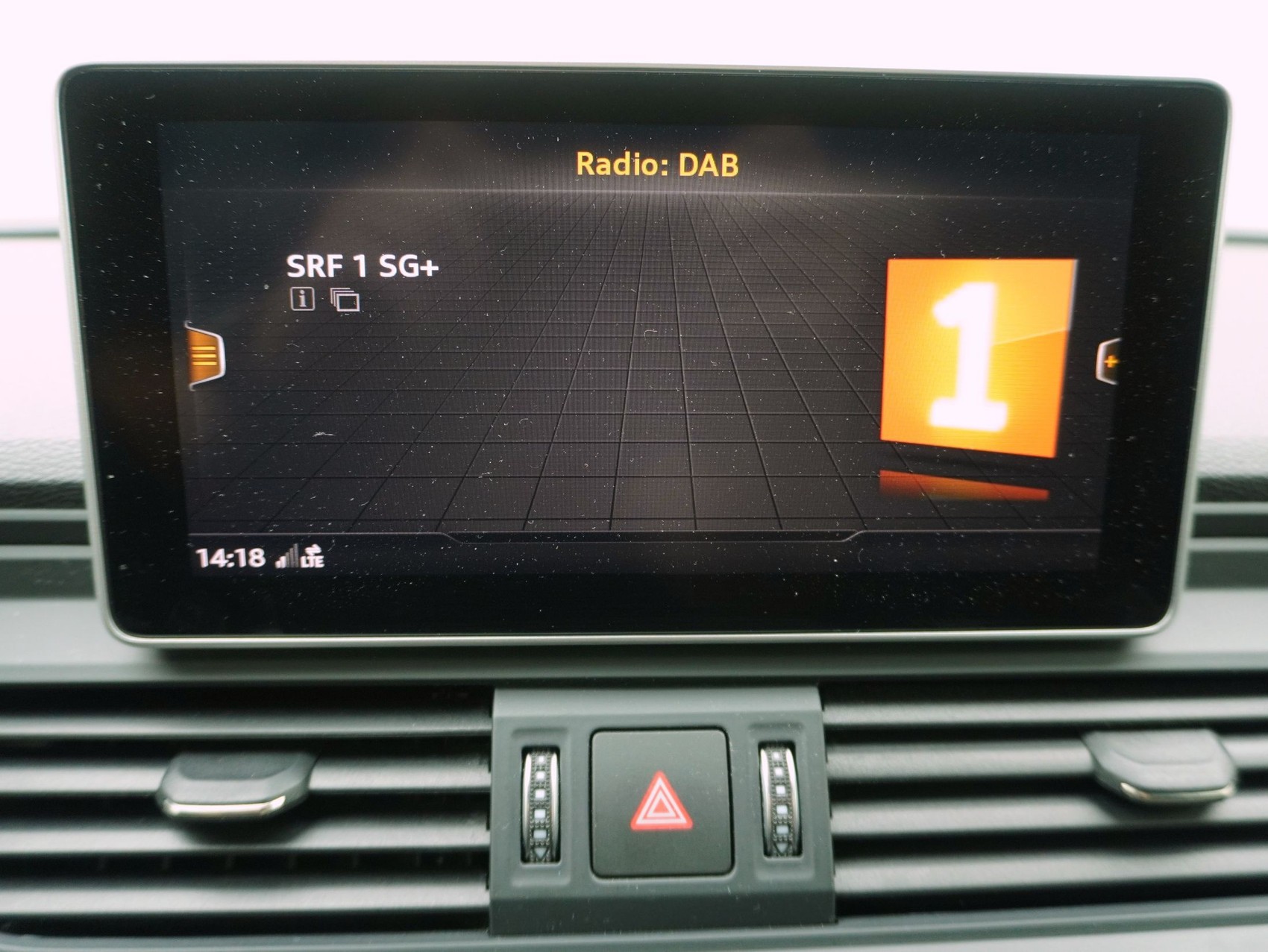 AUDI Q5 45 TFSI S line quattro S-Tronic-image-17
