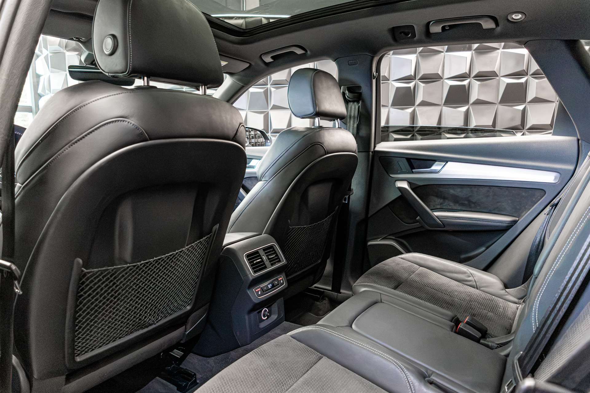 AUDI Q5 45 TFSI sport quattro S-tronic-image-26