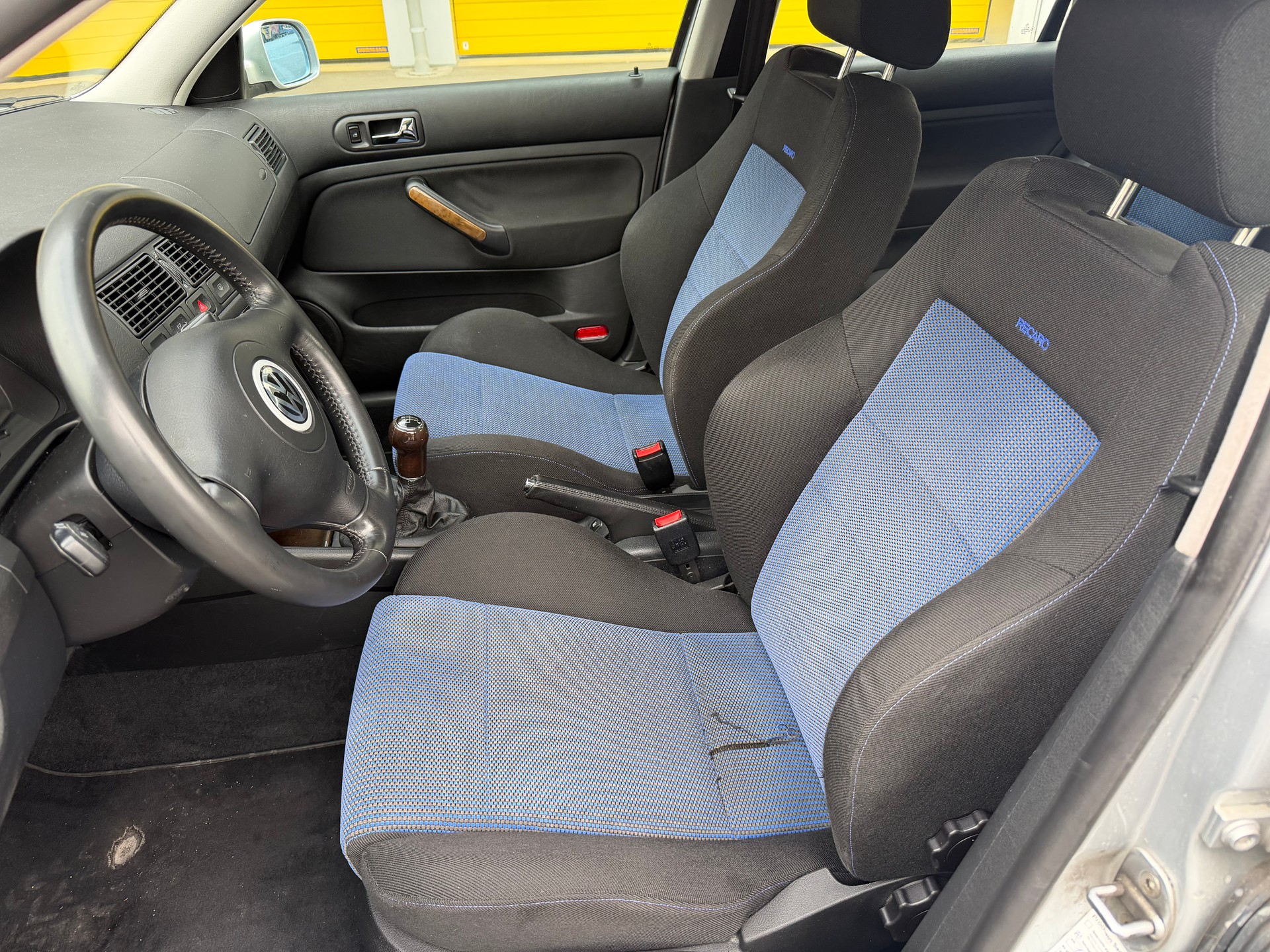 VW Golf 1.8 T GTI-image-11