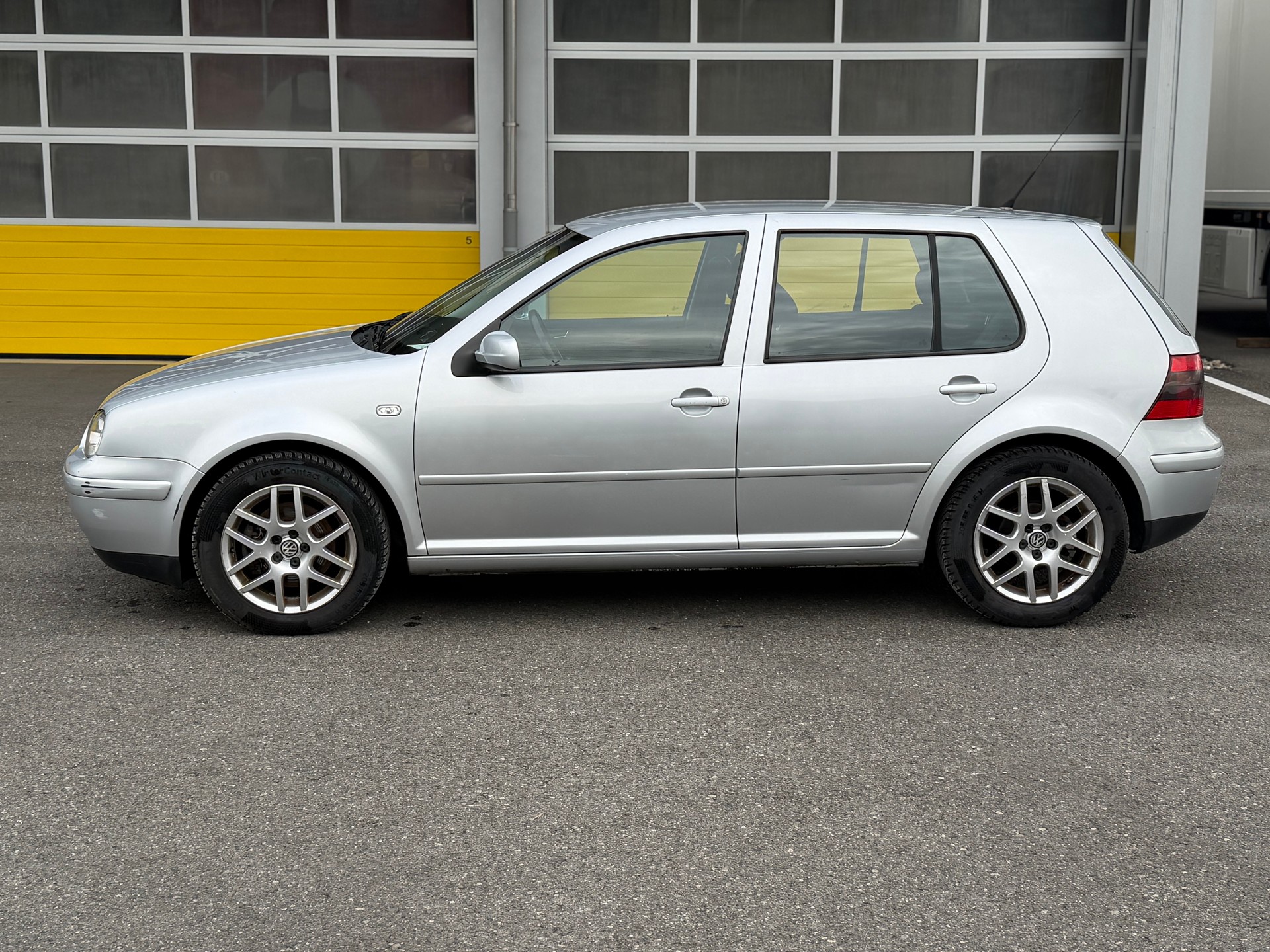 VW Golf 1.8 T GTI-image-6