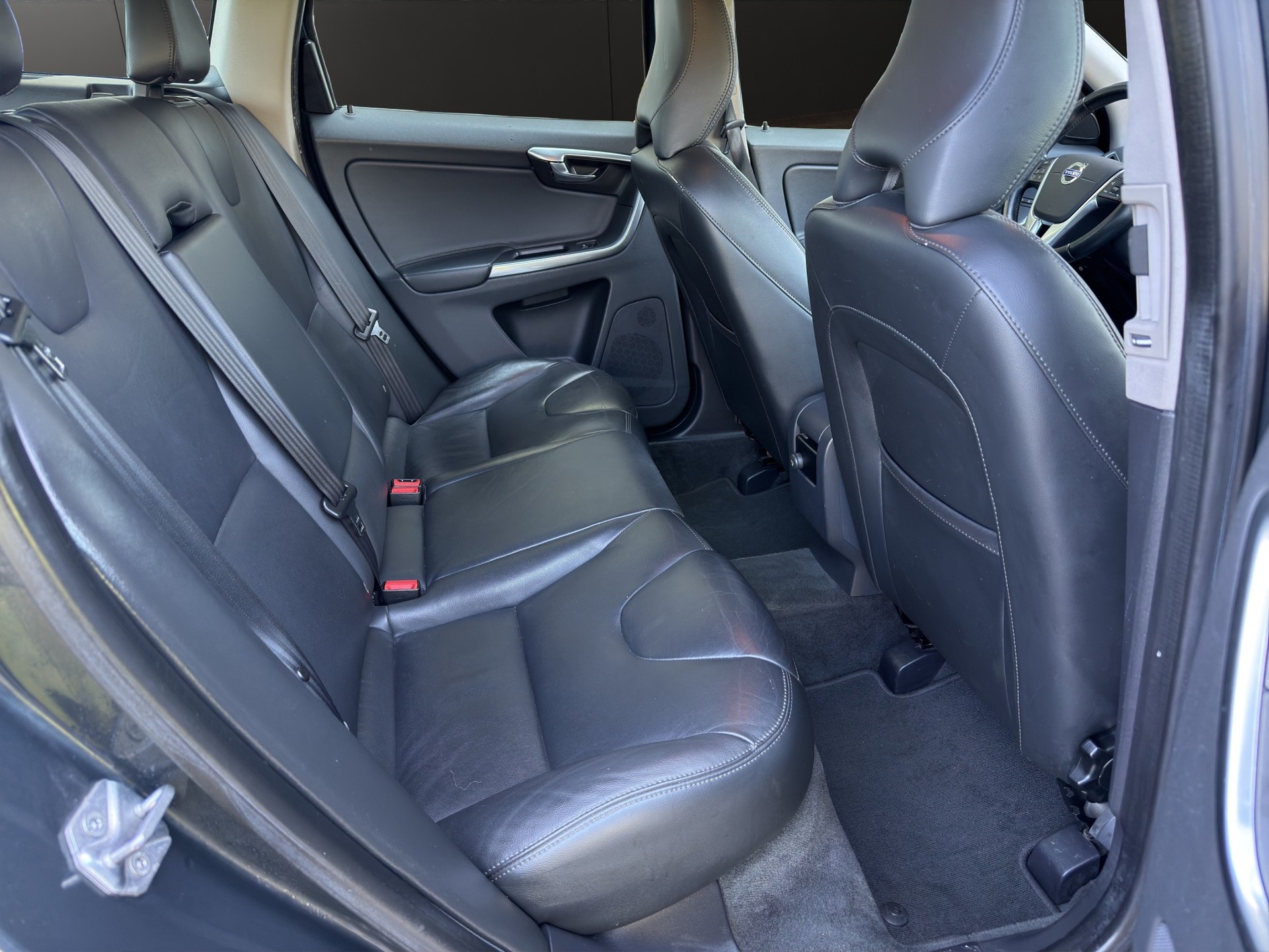 VOLVO XC60 D3 Momentum Geartronic-image-14