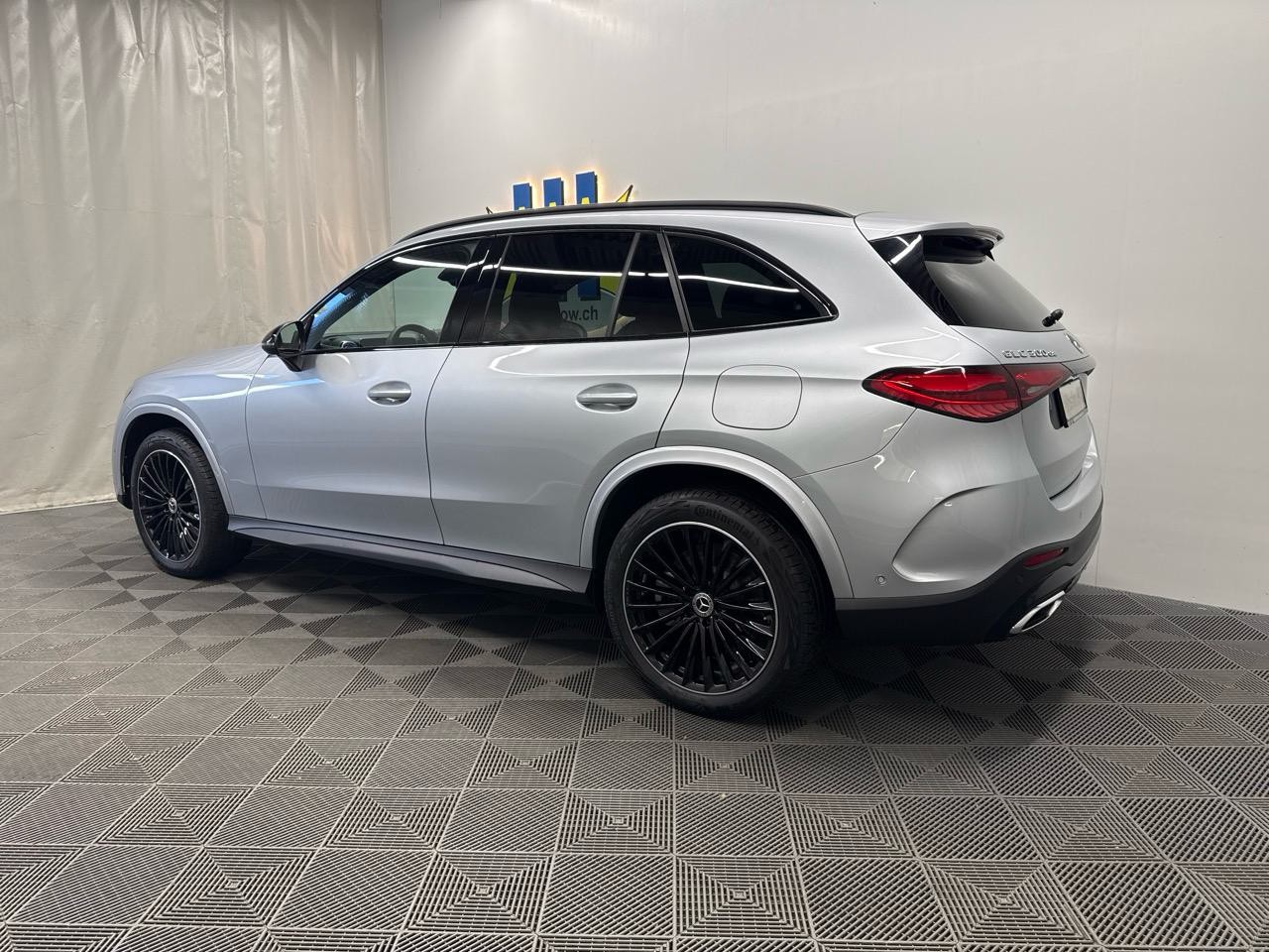 MERCEDES-BENZ GLC 300 de 4Matic EQ Star 9G-Tronic-showroom-element-1