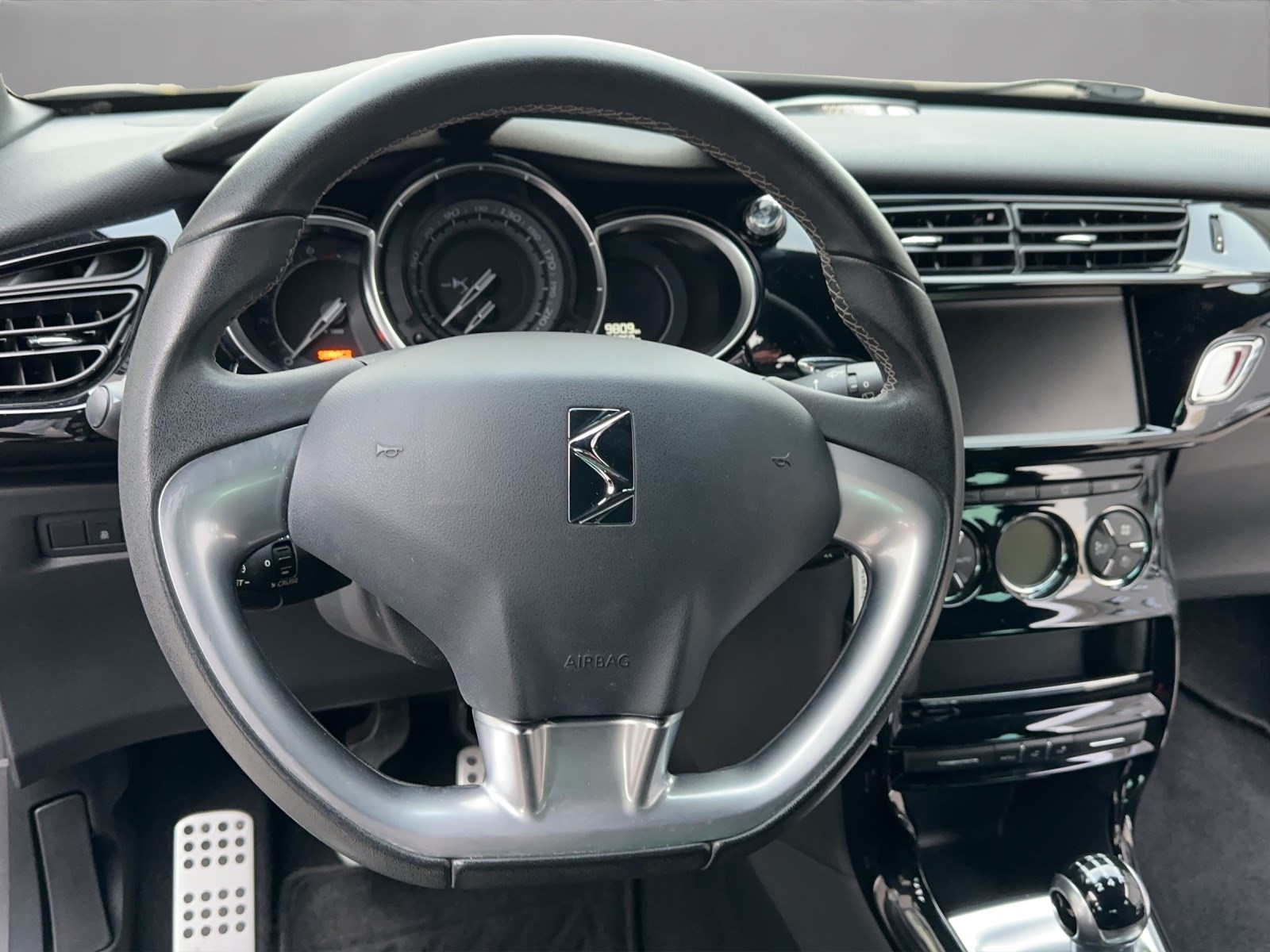 DS AUTOMOBILES DS 3 1.2 PureTech SO Chic-image-9