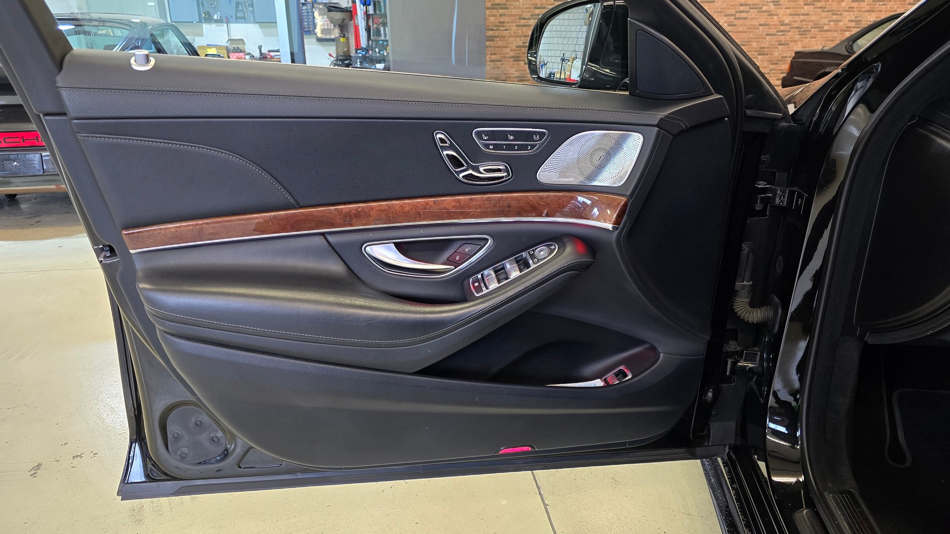 MERCEDES-BENZ S 500 7G-Tronic AMG-Line-image-25