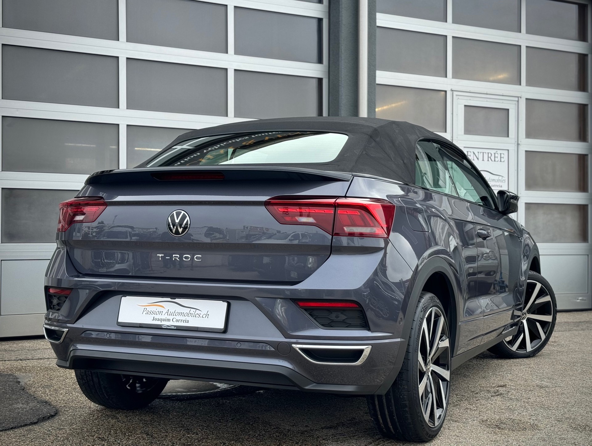 VW T-Roc Cabriolet 1.5 TSI EVO R line DSG - Véhicule Suisse (CH)-image-1