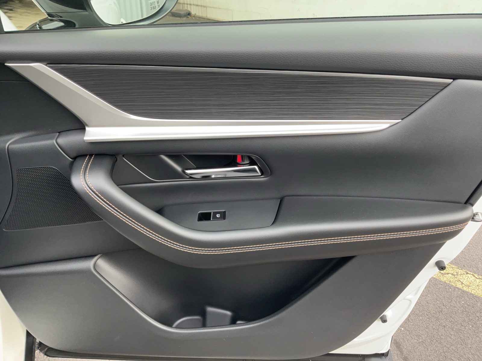 MAZDA CX-60 e-SKYACTIV PHEV 8AT AWD Homura Plus-image-9