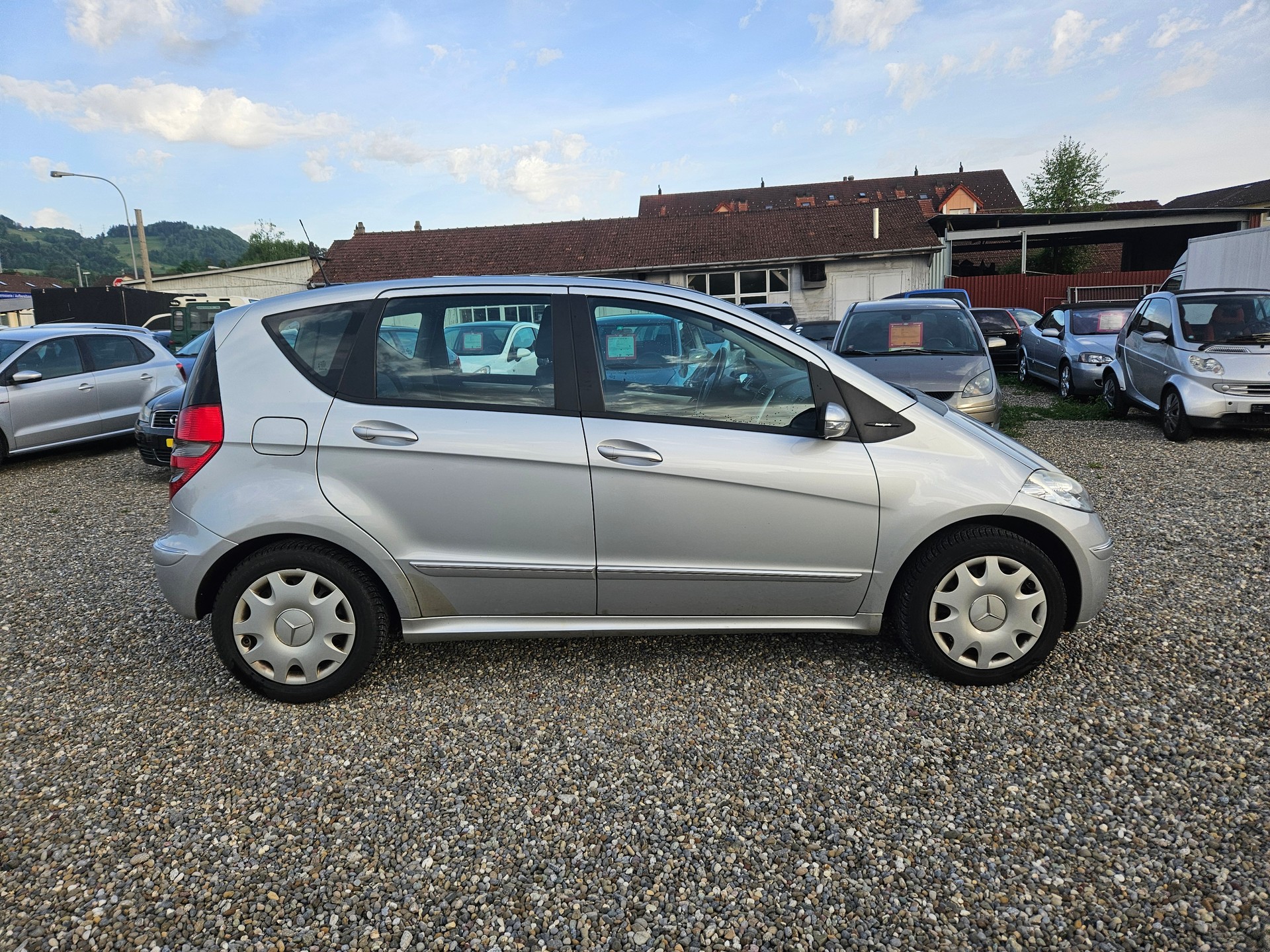 MERCEDES-BENZ A 200 Avantgarde-image-3