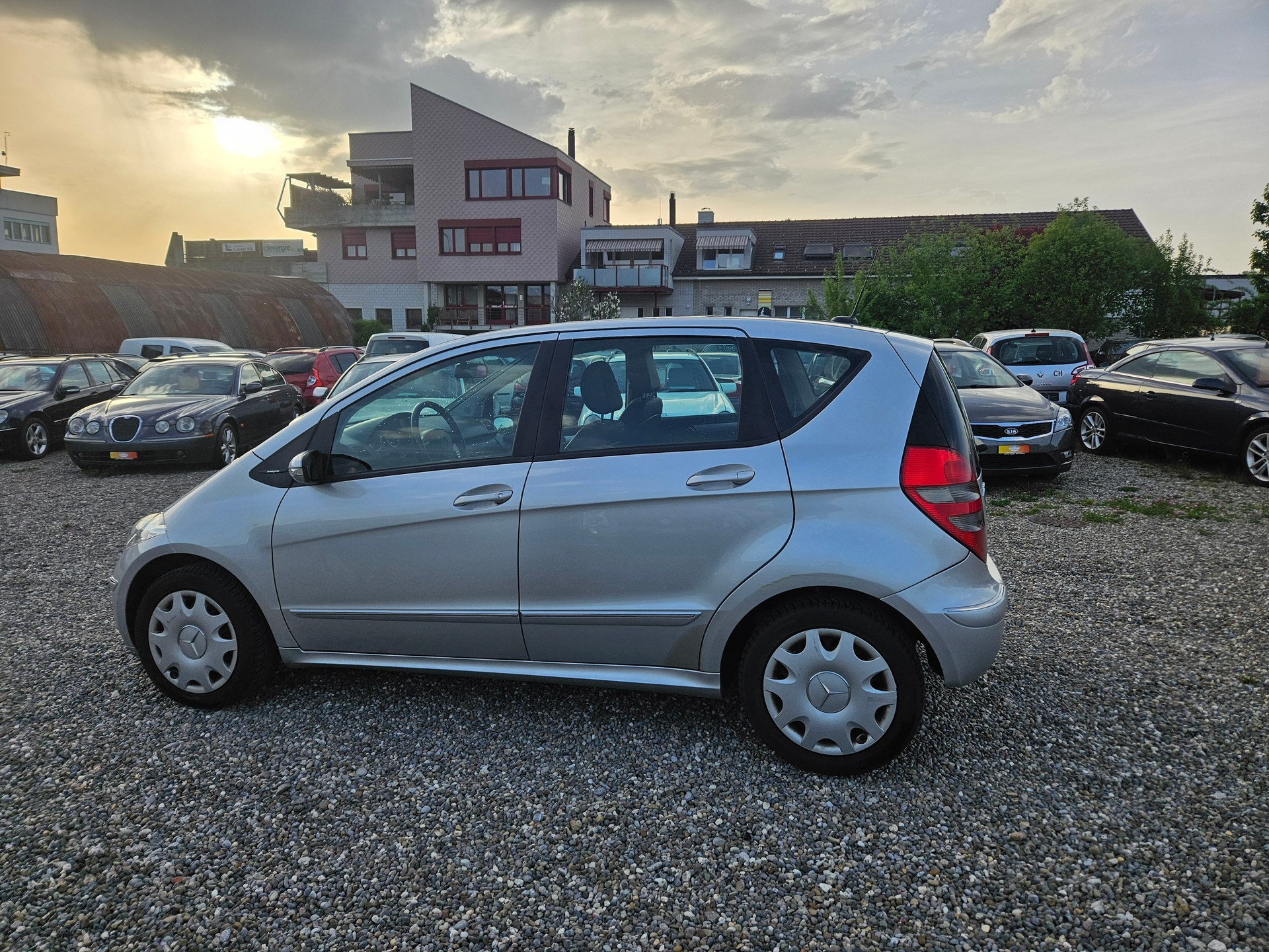 MERCEDES-BENZ A 200 Avantgarde-image-7