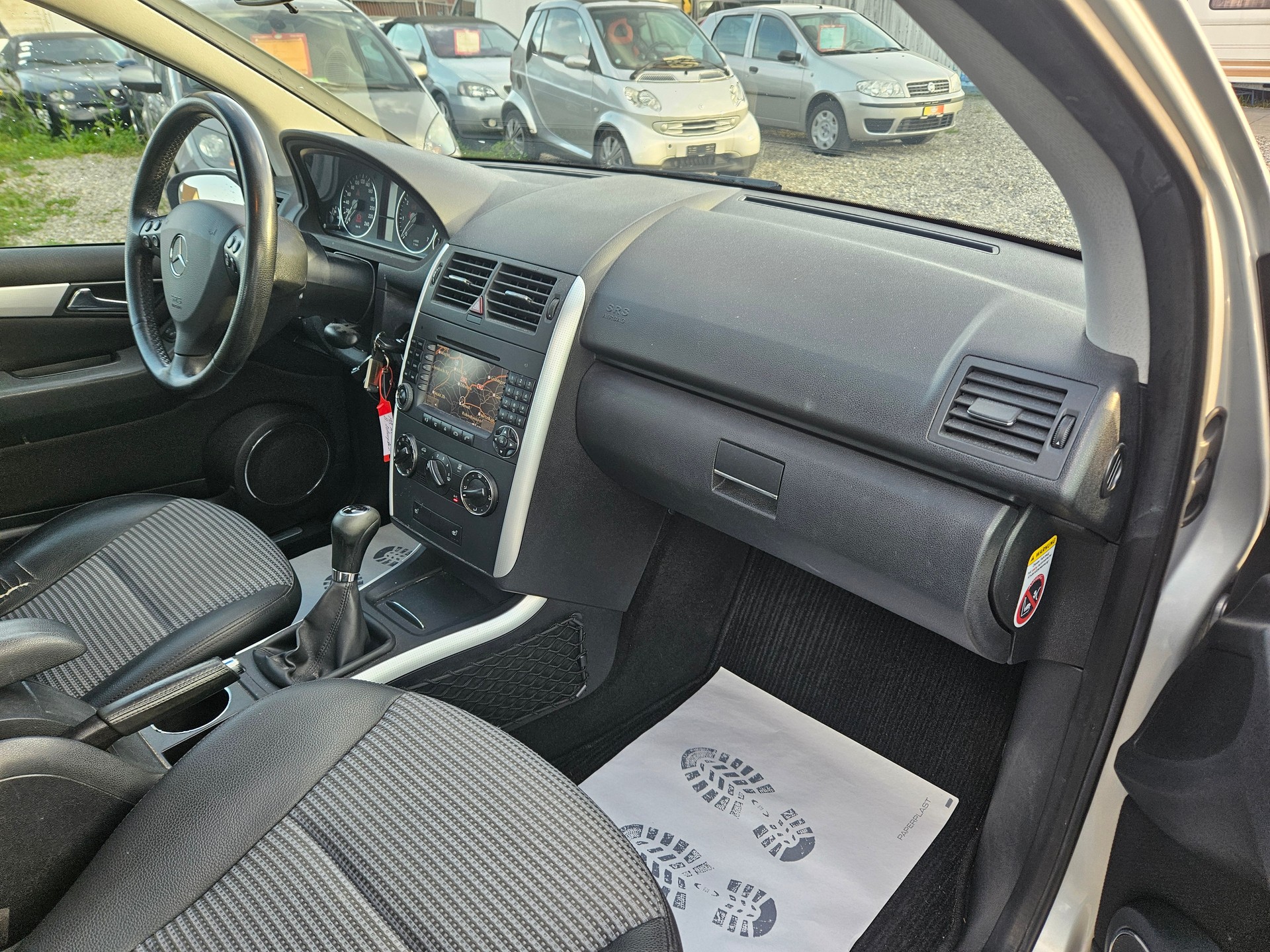 MERCEDES-BENZ A 200 Avantgarde-image-15