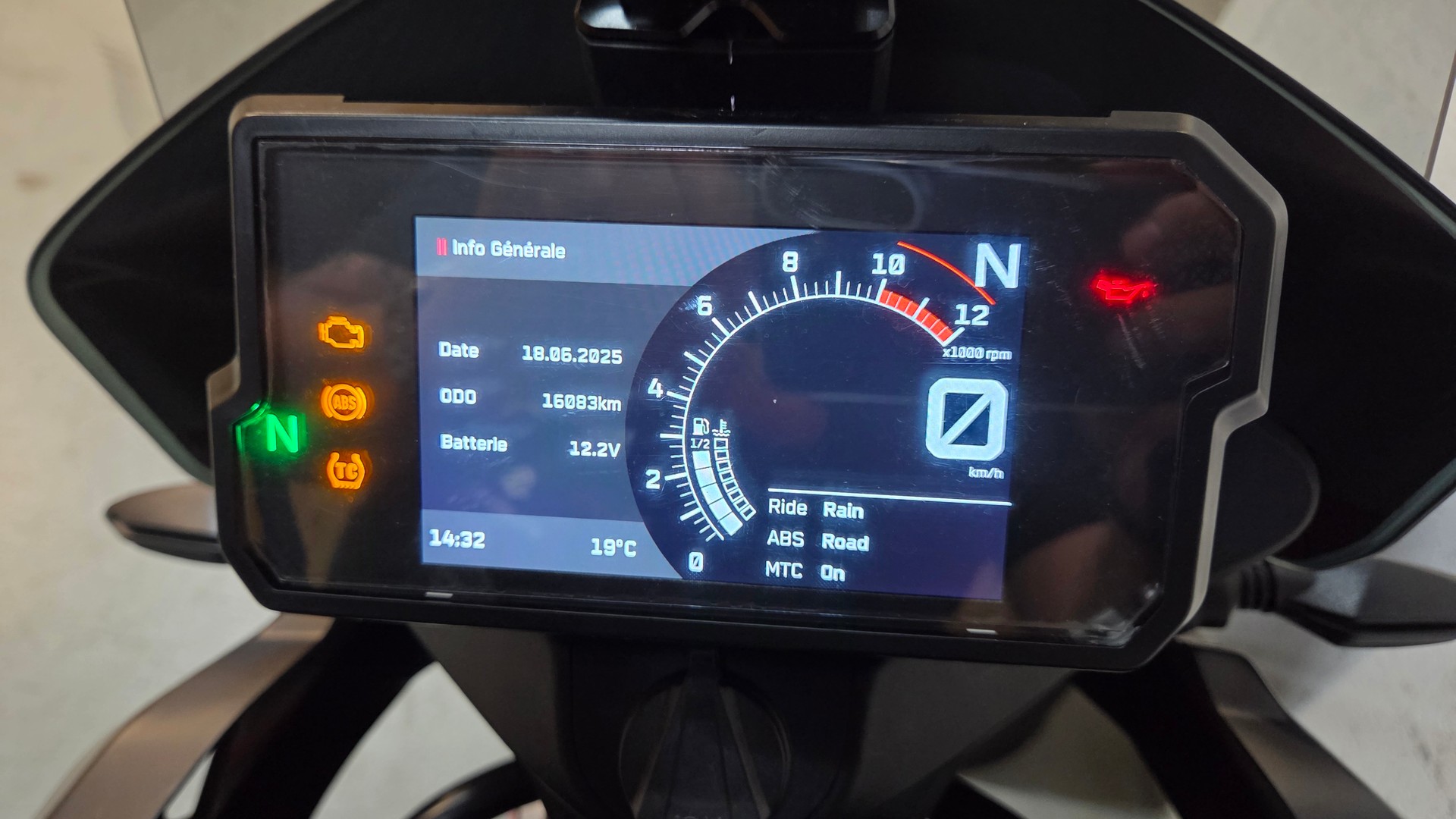 KTM 890 Adventure L-image-2