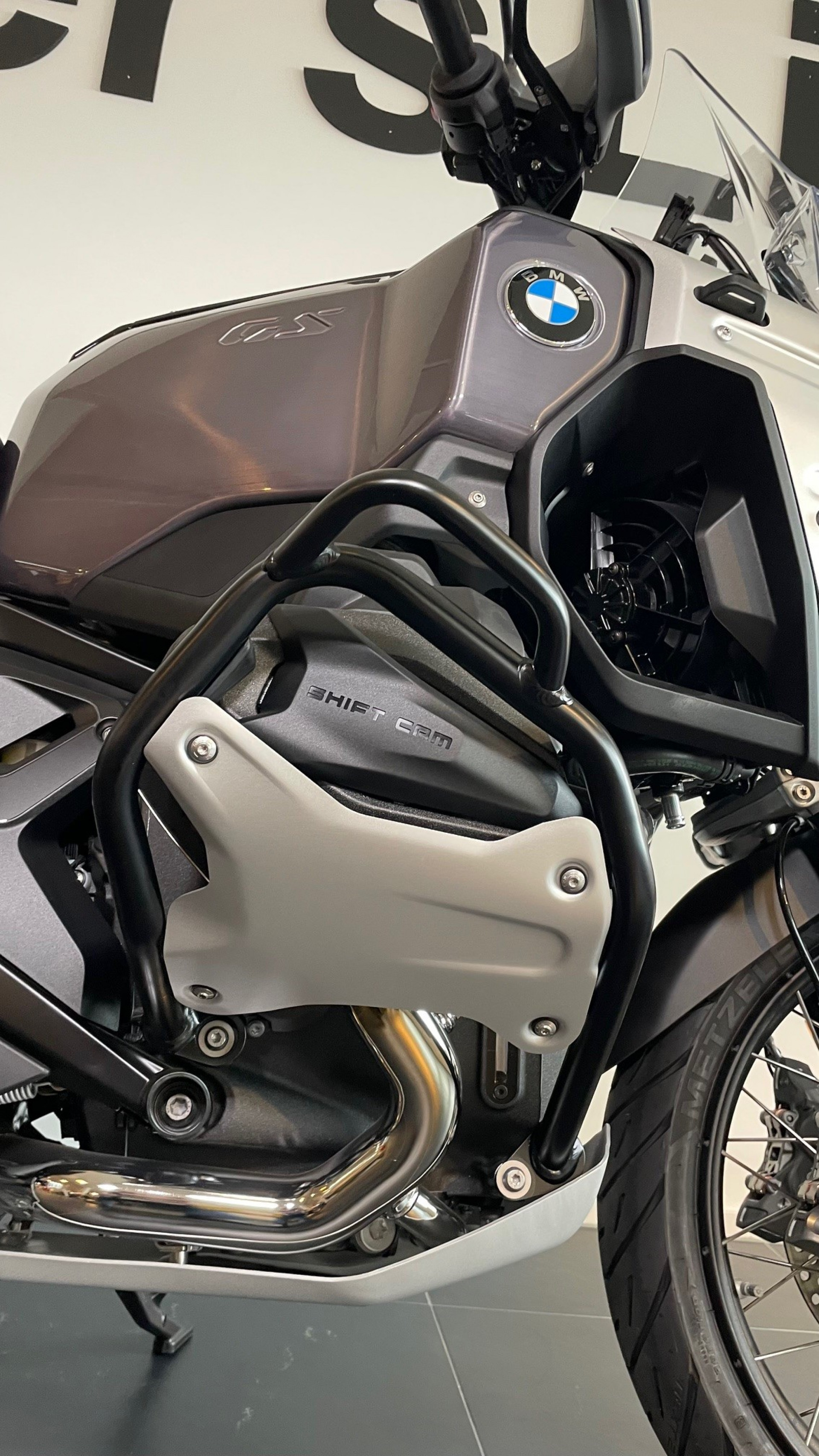 BMW R 1300 GS Adventure ASA ASA mit Höhenregelung-showroom-element-2