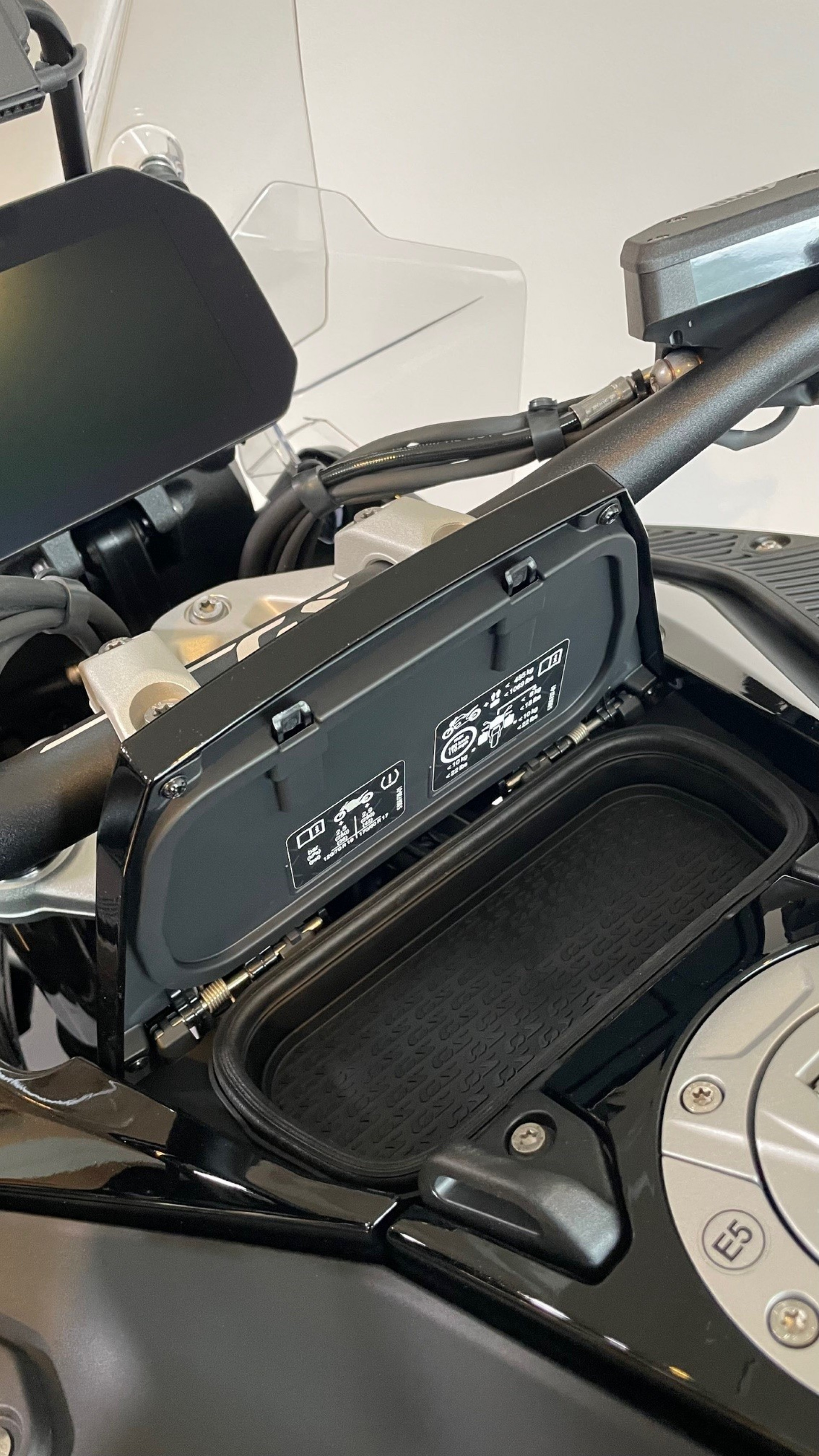 BMW R 1300 GS Adventure ASA ASA mit Höhenregelung-showroom-element-3