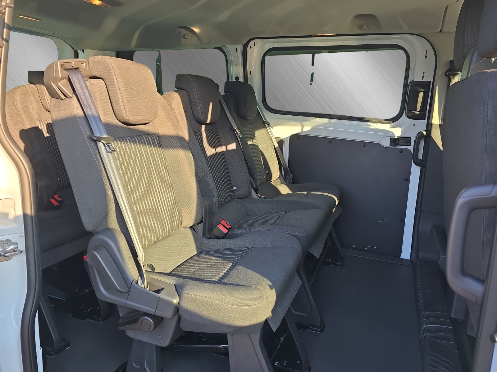 FORD Transit Custom Kombi 310 L1 2.2 TDCi 125 Tren-image-10