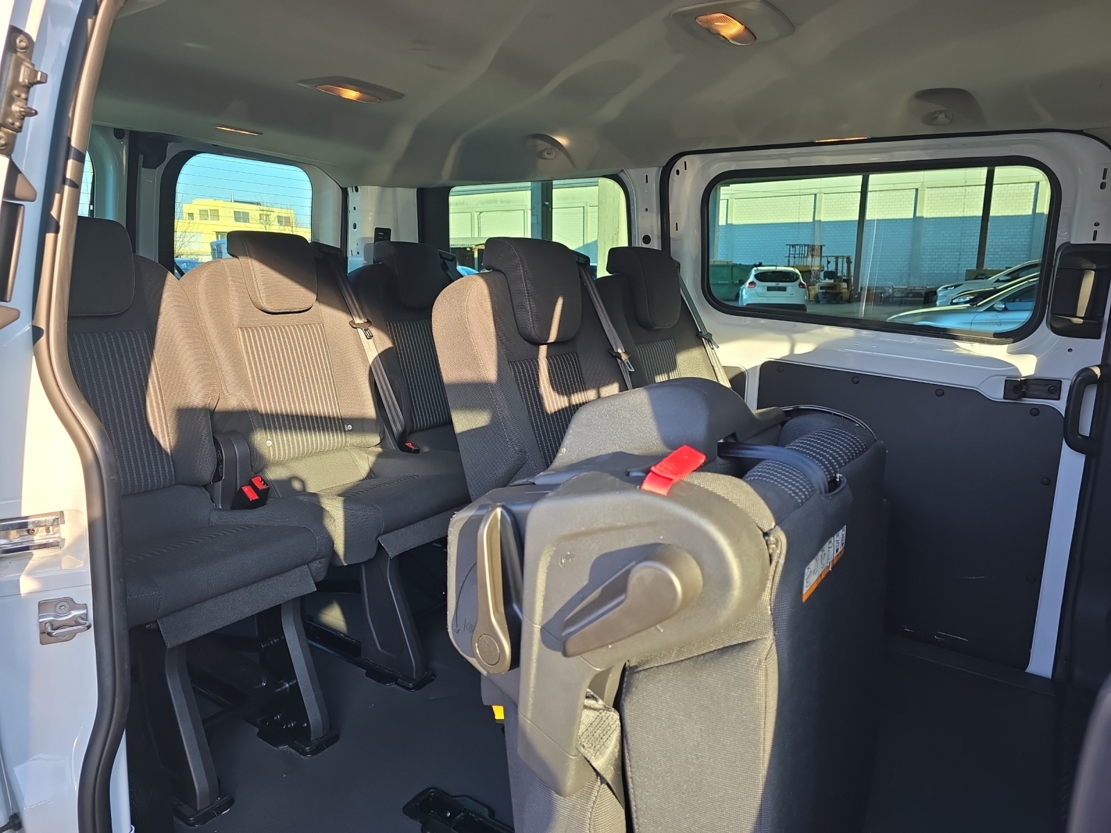 FORD Transit Custom Kombi 310 L1 2.2 TDCi 125 Tren-image-12