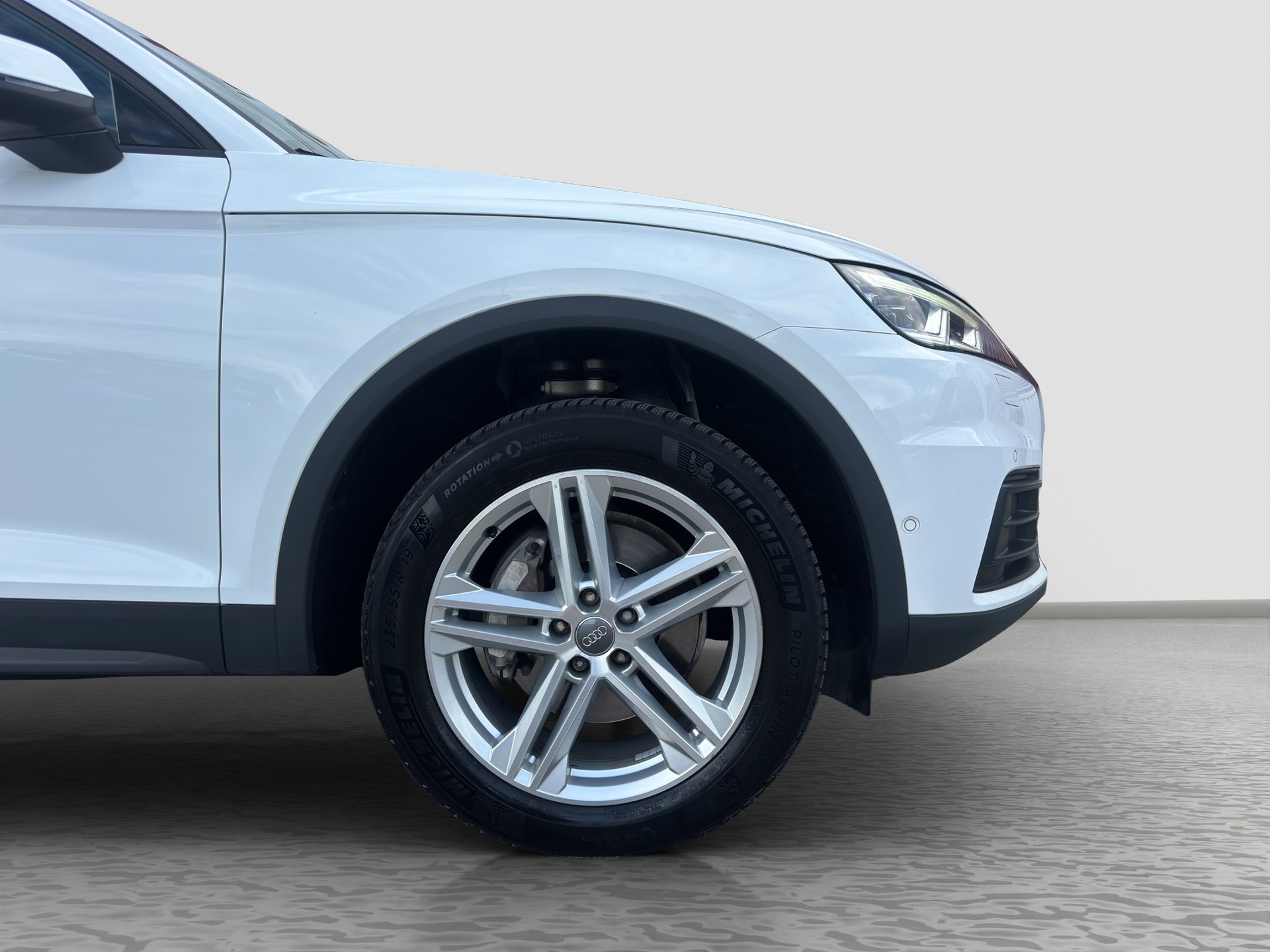 AUDI Q5 2.0 TFSI quattro S-tronic-image-11