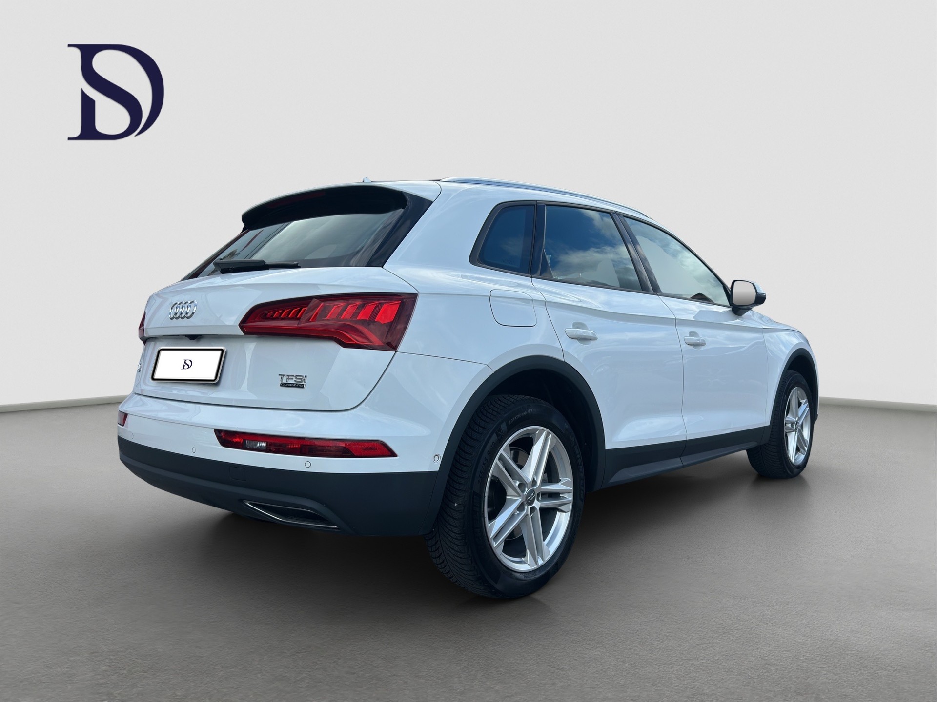 AUDI Q5 2.0 TFSI quattro S-tronic-image-6