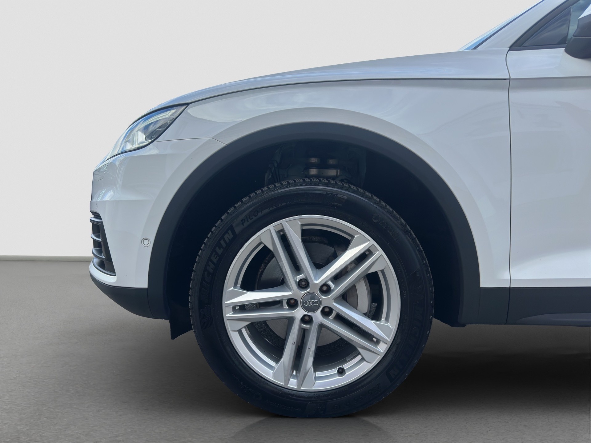 AUDI Q5 2.0 TFSI quattro S-tronic-image-9
