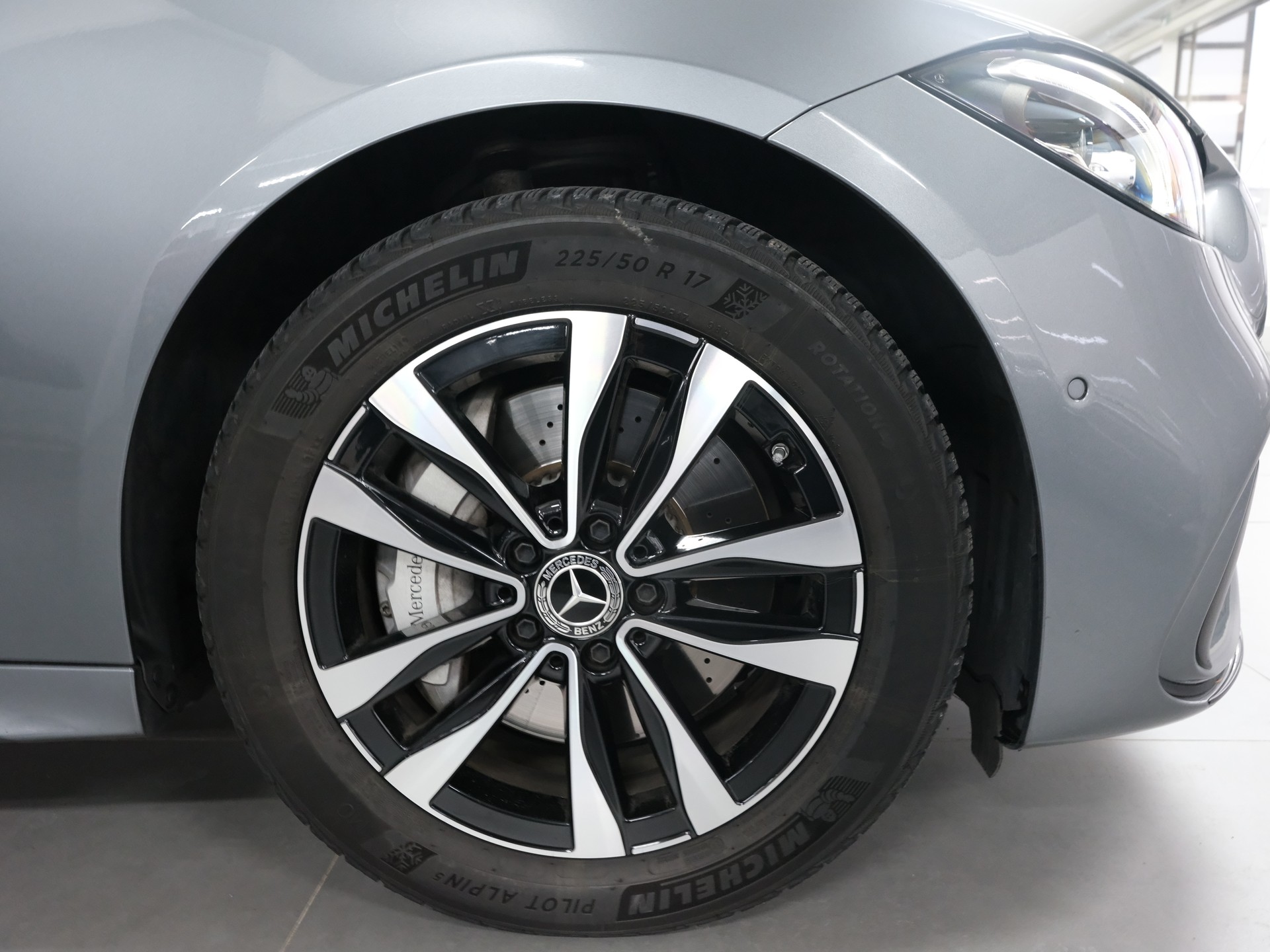 MERCEDES-BENZ C 300 e T AMG Line *Premium Plus Paket* *Winterpaket* *Pano*-image-8