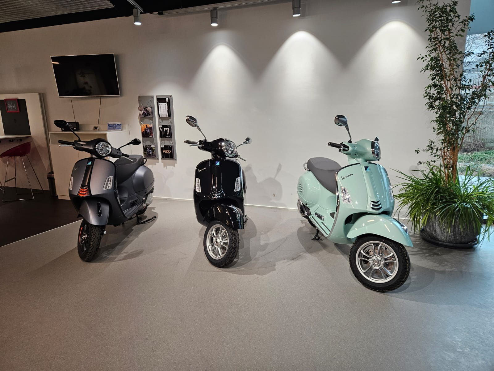 PIAGGIO Vespa GTS 125 Super Sport ABS-image-15