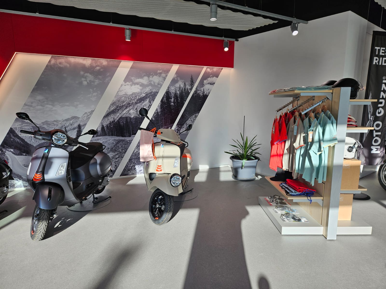 PIAGGIO Vespa GTS 125 Super Sport ABS-image-14