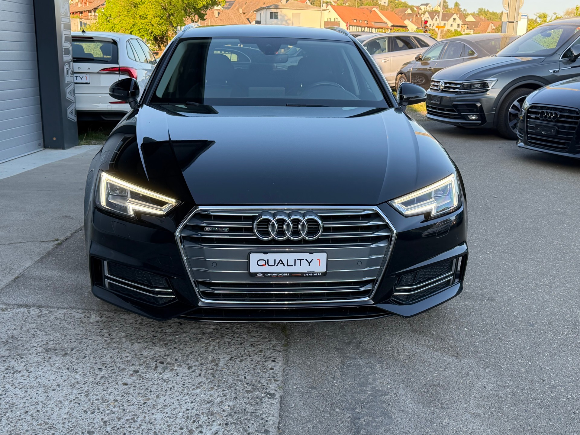 AUDI A4 Avant 2.0 TDI quattro S-tronic S-Line-image-1