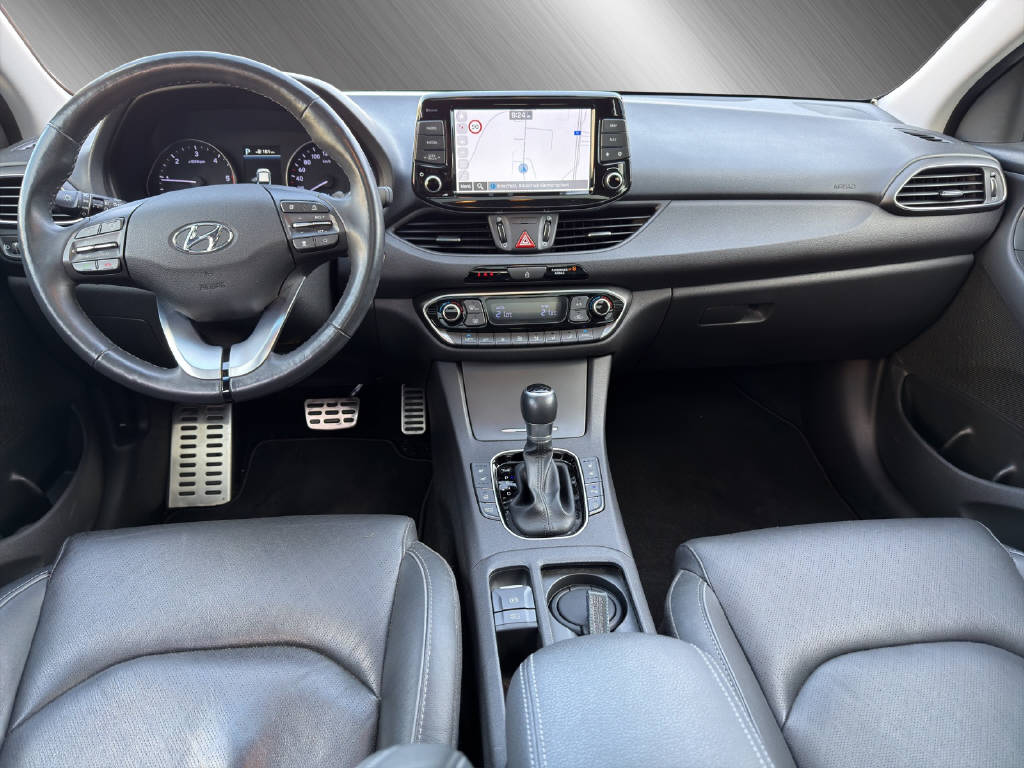 HYUNDAI i30 Wagon 1.6 CRDi Vertex-image-9